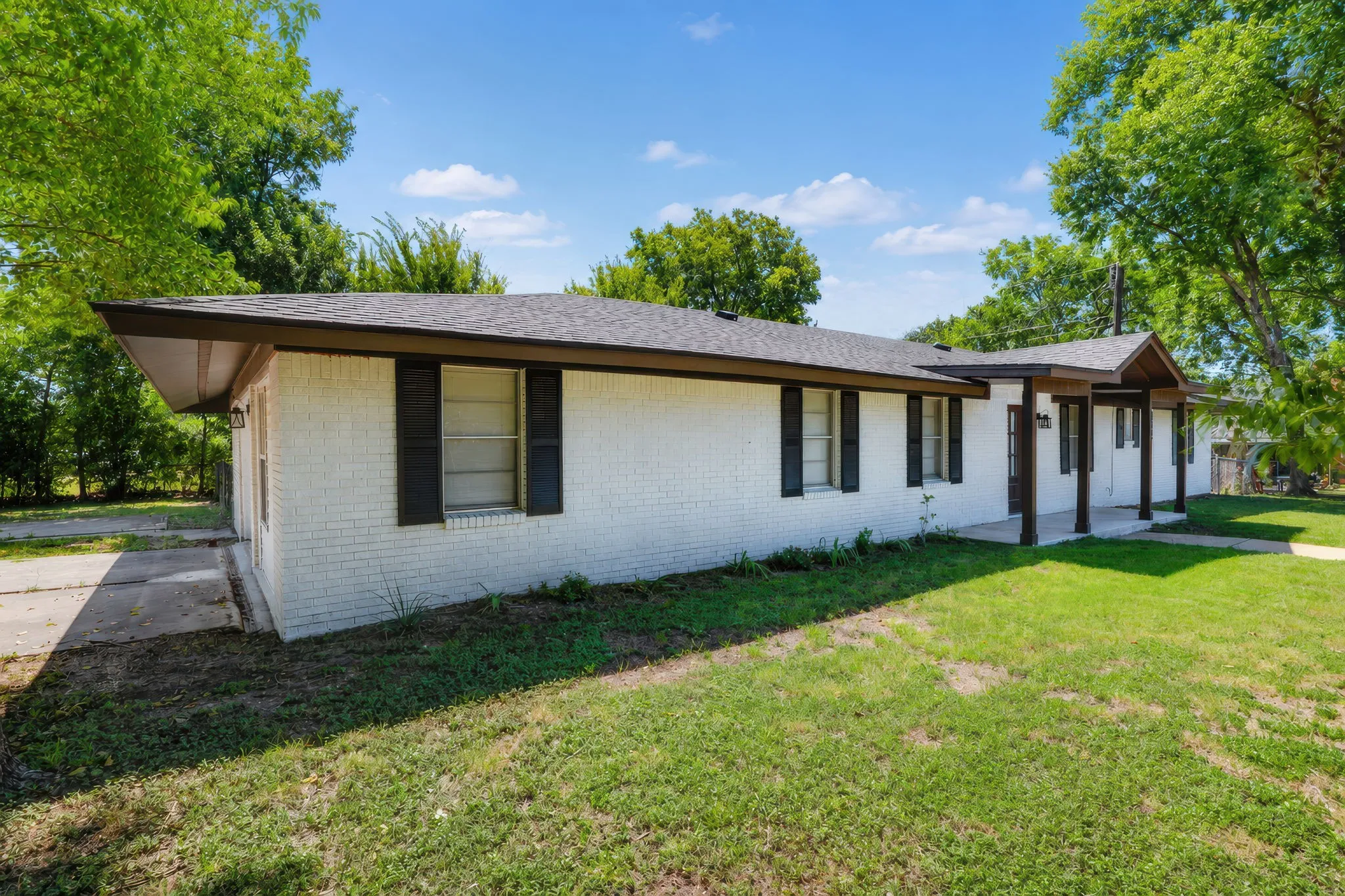 Single Family Residence For Sale in Mc Lennan County , 3000 Old Robinson Road, Waco, Texas 76706, 4 Bedroom, 2 Bathroom, 1 Garage spaces, 2,088 Sqft, built in 1959, mls#21343772, Real Estate Agent in Waco, Homes For Sale in Mc Lennan county, Homes For Sale in Waco, Realtor in Waco Texas, Real Estate Brokerage Independent Realty Texas, Luminita Cordes Realtor