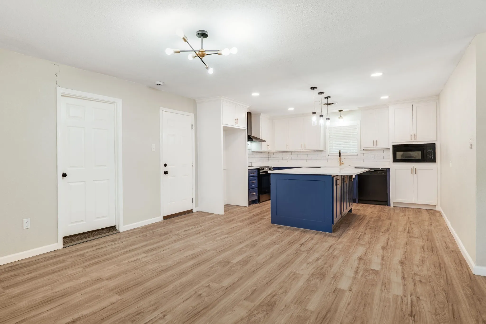 Single Family Residence For Sale in Mc Lennan County , 3000 Old Robinson Road, Waco, Texas 76706, 4 Bedroom, 2 Bathroom, 1 Garage spaces, 2,088 Sqft, built in 1959, mls#21343772, Real Estate Agent in Waco, Homes For Sale in Mc Lennan county, Homes For Sale in Waco, Realtor in Waco Texas, Real Estate Brokerage Independent Realty Texas, Luminita Cordes Realtor