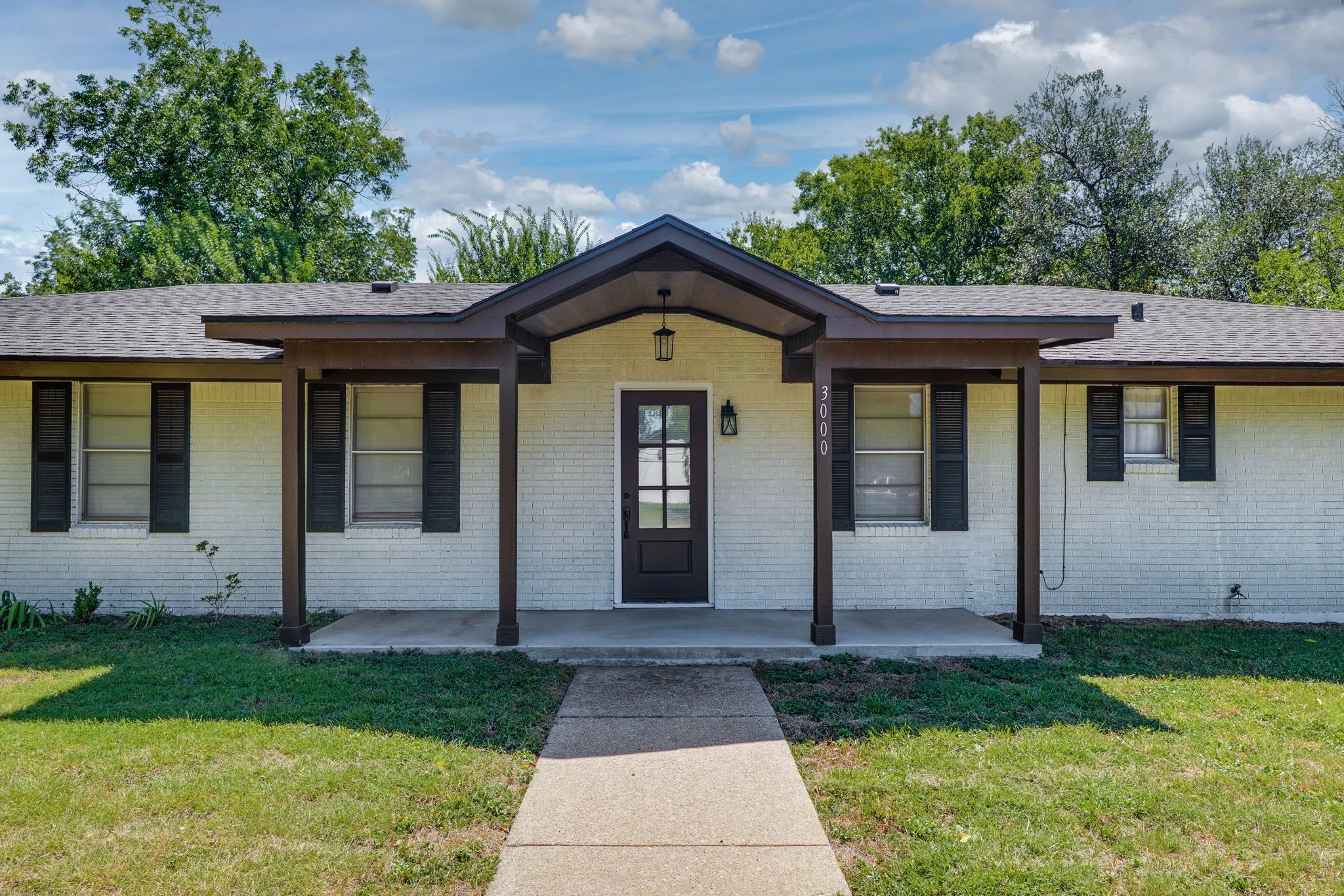 Single Family Residence For Sale in Mc Lennan County , 3000 Old Robinson Road, Waco, Texas 76706, 4 Bedroom, 2 Bathroom, 1 Garage spaces, 2,088 Sqft, built in 1959, mls#21343772, Real Estate Agent in Waco, Homes For Sale in Mc Lennan county, Homes For Sale in Waco, Realtor in Waco Texas, Real Estate Brokerage Independent Realty Texas, Luminita Cordes Realtor