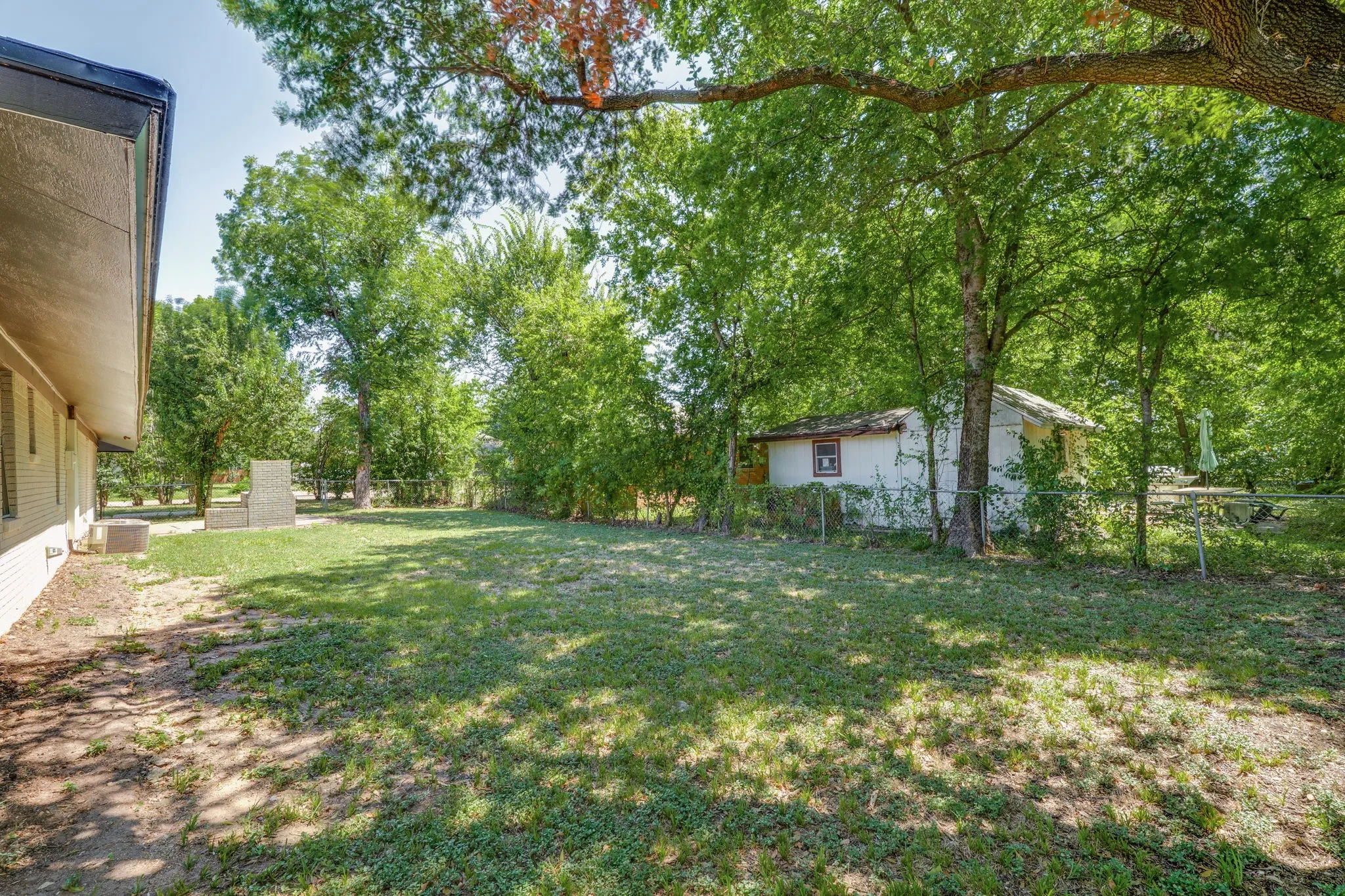 Single Family Residence For Sale in Mc Lennan County , 3000 Old Robinson Road, Waco, Texas 76706, 4 Bedroom, 2 Bathroom, 1 Garage spaces, 2,088 Sqft, built in 1959, mls#21343772, Real Estate Agent in Waco, Homes For Sale in Mc Lennan county, Homes For Sale in Waco, Realtor in Waco Texas, Real Estate Brokerage Independent Realty Texas, Luminita Cordes Realtor