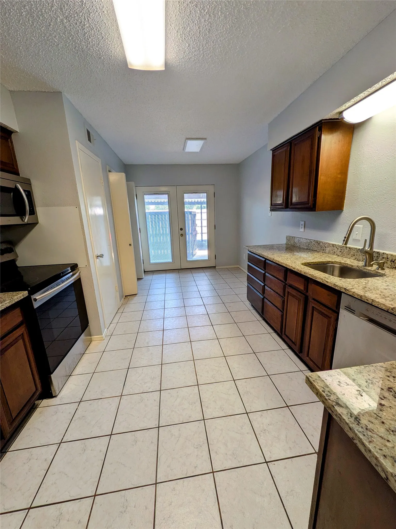 Condominium For Rent in Dallas County , 10650 Steppington Drive 116, Dallas, Texas 75230, 2 Bedroom, 2 Bathroom, Garage spaces, 1,197 Sqft, built in 1979, mls#21343912, Real Estate Agent in Dallas, Homes For Rent in Dallas county, Homes For Rent in Dallas, Realtor in Dallas Texas, Real Estate Brokerage Independent Realty Texas, Luminita Cordes Realtor