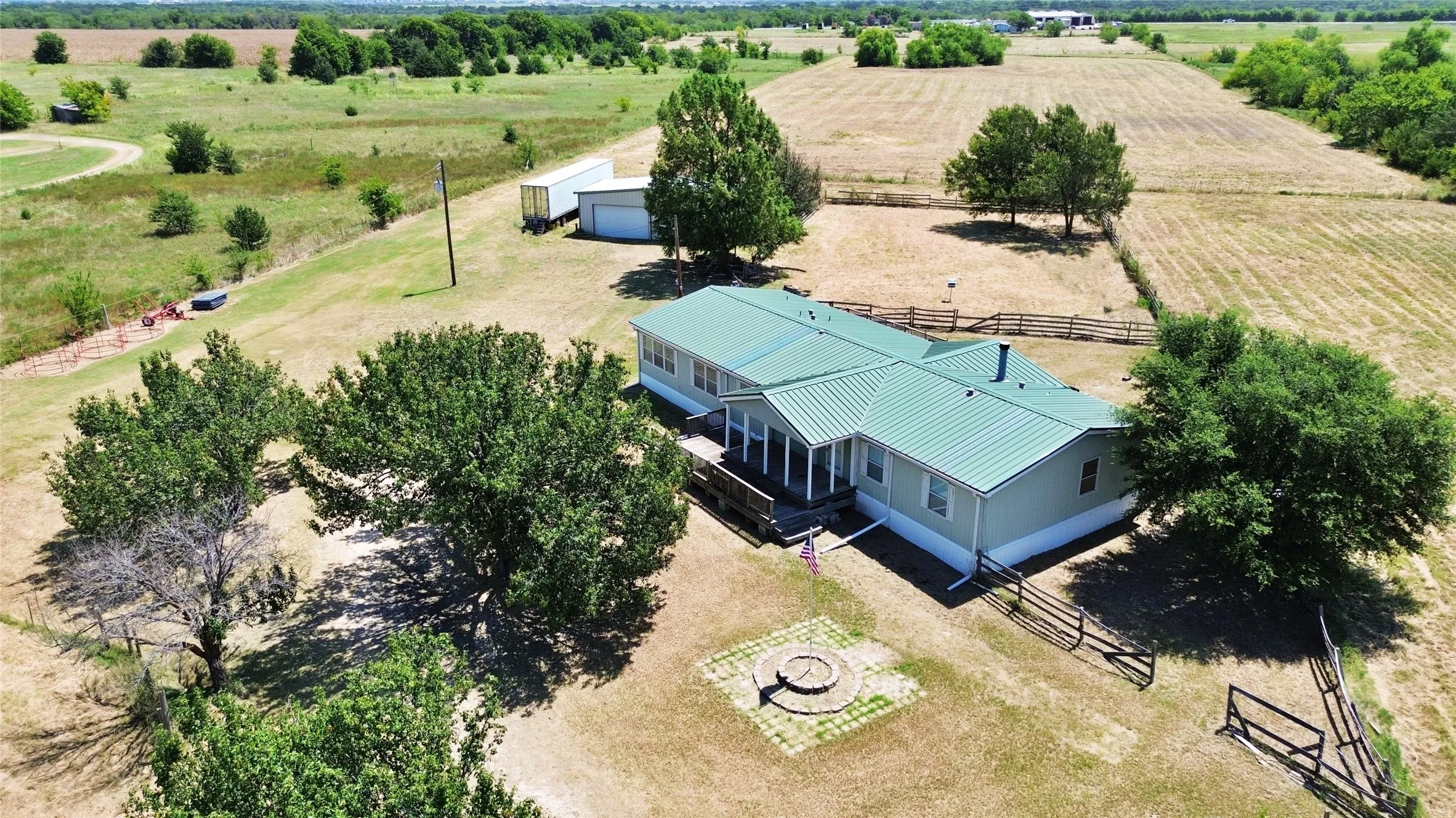 Farm For Sale in Hunt County , 2247 County Road 2130, Greenville, Texas 75402, 4 Bedroom, 2 Bathroom, 4 Garage spaces, 2,356 Sqft, built in 1999, mls#21343475, Real Estate Agent in Greenville, Homes For Sale in Hunt county, Homes For Sale in Greenville, Realtor in Greenville Texas, Real Estate Brokerage Independent Realty Texas, Luminita Cordes Realtor
