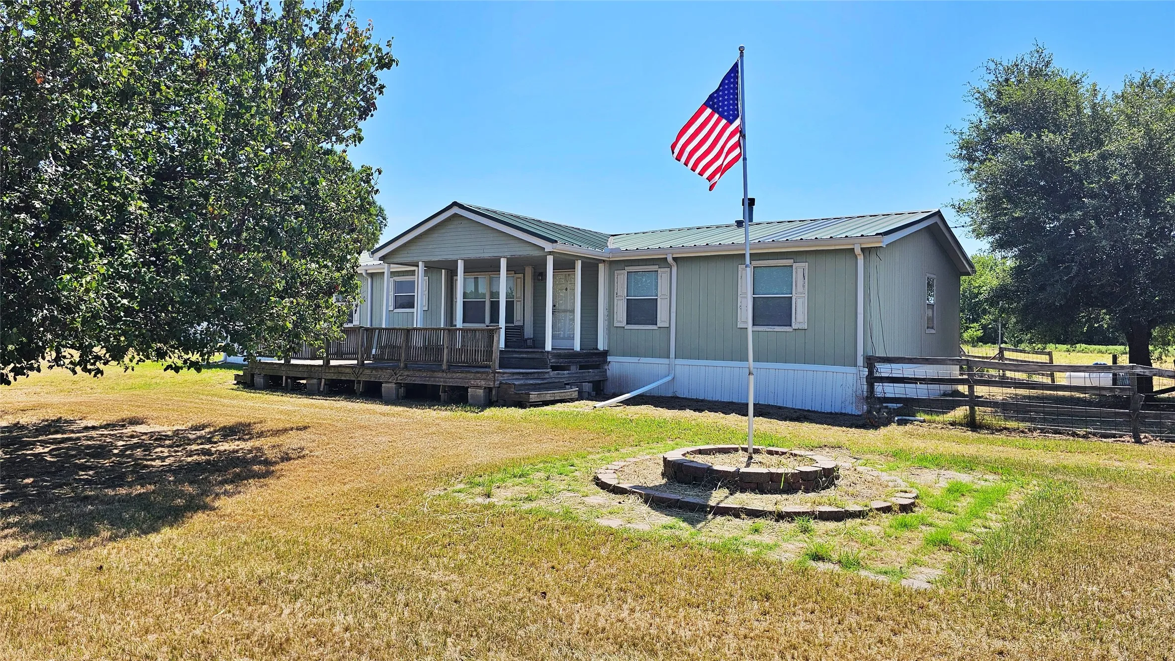 Farm For Sale in Hunt County , 2247 County Road 2130, Greenville, Texas 75402, 4 Bedroom, 2 Bathroom, 4 Garage spaces, 2,356 Sqft, built in 1999, mls#21343475, Real Estate Agent in Greenville, Homes For Sale in Hunt county, Homes For Sale in Greenville, Realtor in Greenville Texas, Real Estate Brokerage Independent Realty Texas, Luminita Cordes Realtor