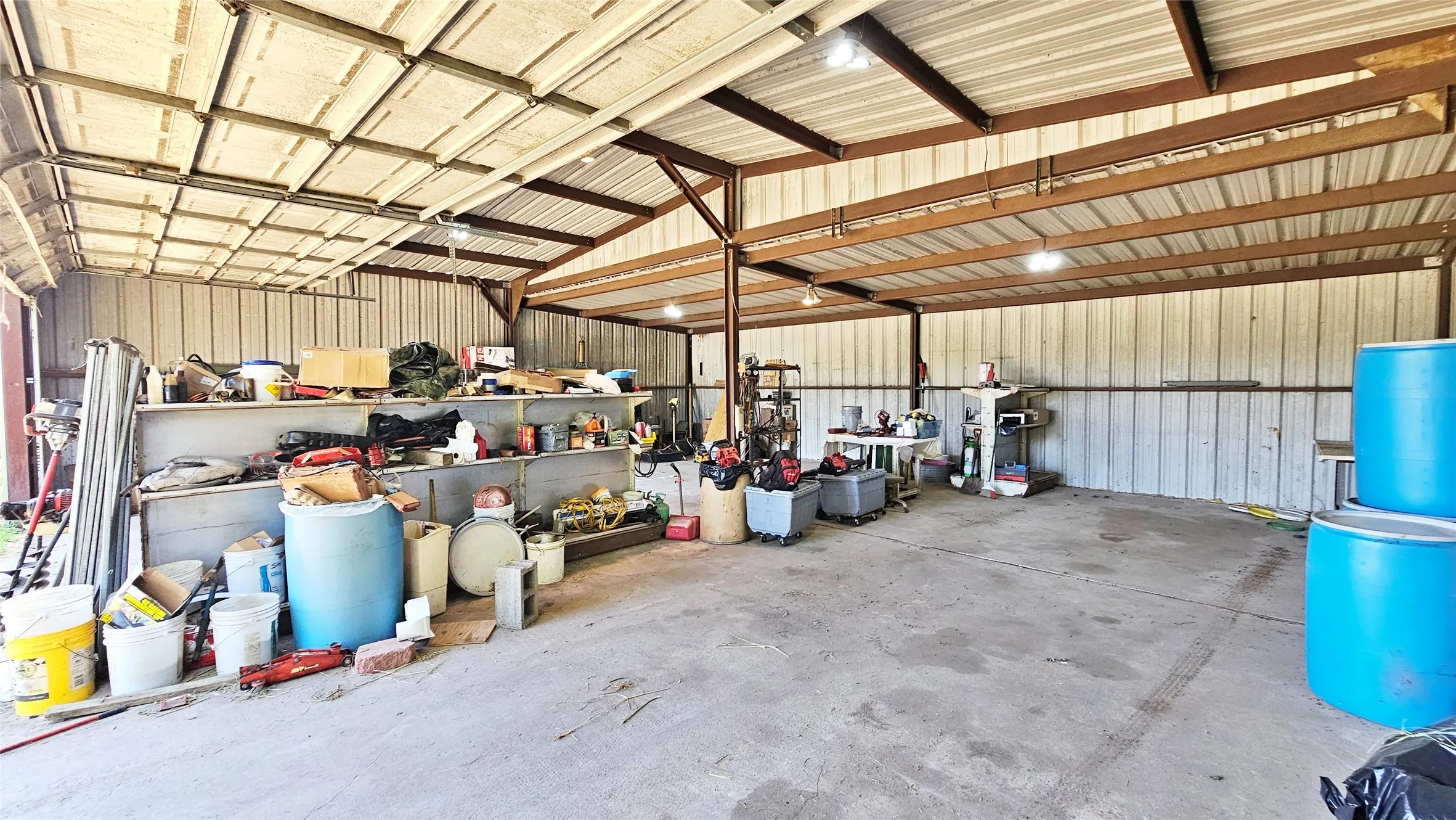Farm For Sale in Hunt County , 2247 County Road 2130, Greenville, Texas 75402, 4 Bedroom, 2 Bathroom, 4 Garage spaces, 2,356 Sqft, built in 1999, mls#21343475, Real Estate Agent in Greenville, Homes For Sale in Hunt county, Homes For Sale in Greenville, Realtor in Greenville Texas, Real Estate Brokerage Independent Realty Texas, Luminita Cordes Realtor