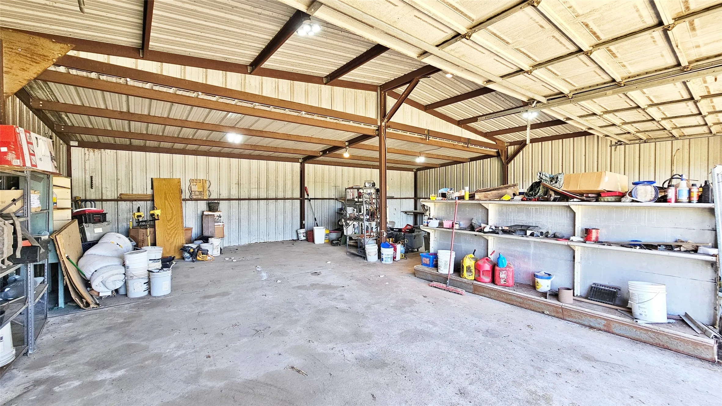 Farm For Sale in Hunt County , 2247 County Road 2130, Greenville, Texas 75402, 4 Bedroom, 2 Bathroom, 4 Garage spaces, 2,356 Sqft, built in 1999, mls#21343475, Real Estate Agent in Greenville, Homes For Sale in Hunt county, Homes For Sale in Greenville, Realtor in Greenville Texas, Real Estate Brokerage Independent Realty Texas, Luminita Cordes Realtor