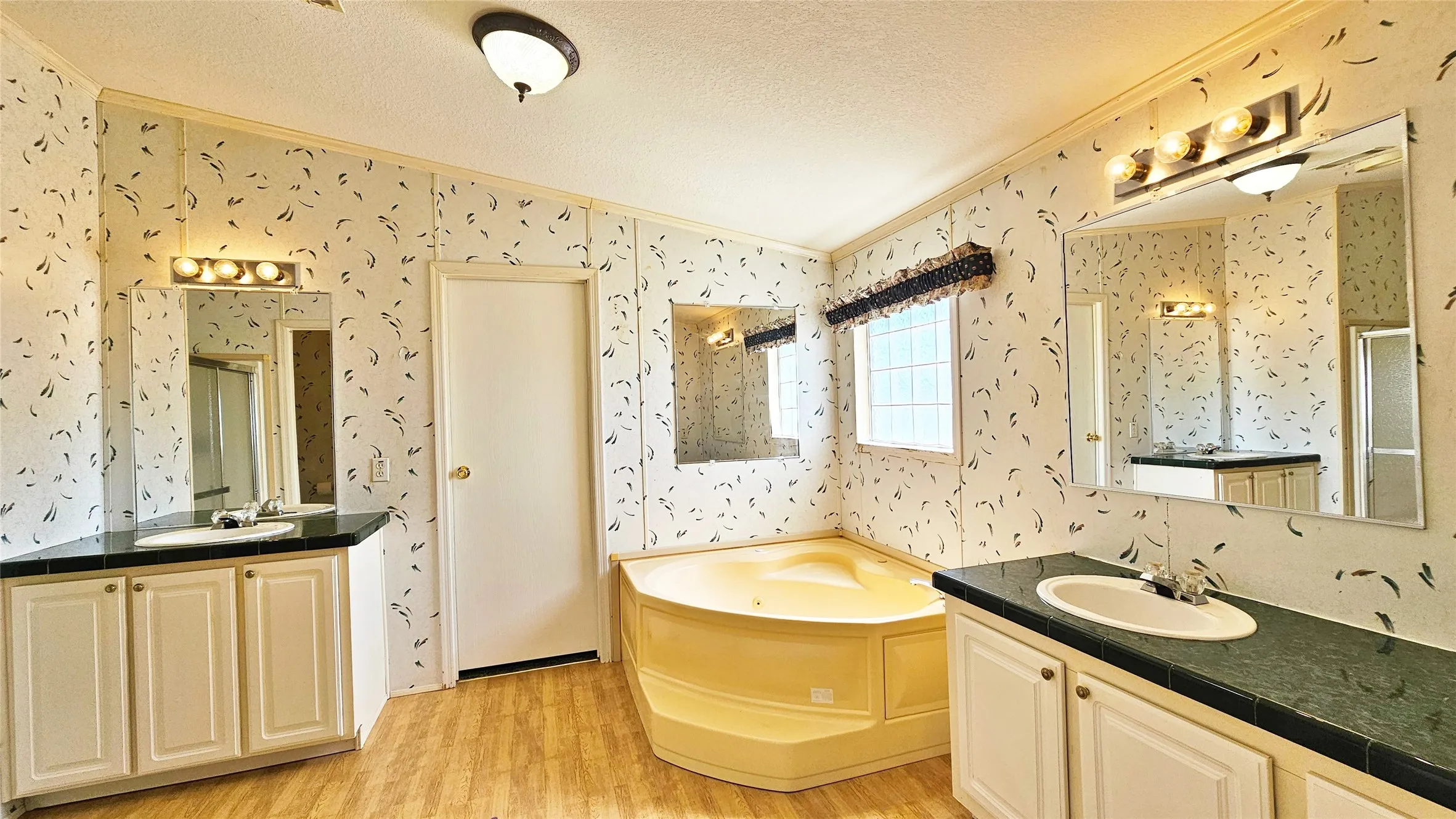 Farm For Sale in Hunt County , 2247 County Road 2130, Greenville, Texas 75402, 4 Bedroom, 2 Bathroom, 4 Garage spaces, 2,356 Sqft, built in 1999, mls#21343475, Real Estate Agent in Greenville, Homes For Sale in Hunt county, Homes For Sale in Greenville, Realtor in Greenville Texas, Real Estate Brokerage Independent Realty Texas, Luminita Cordes Realtor