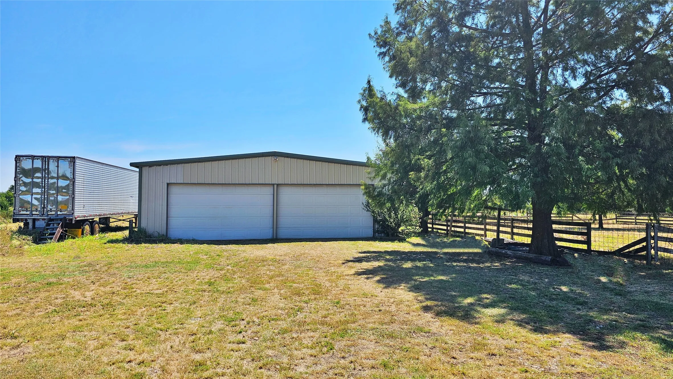 Farm For Sale in Hunt County , 2247 County Road 2130, Greenville, Texas 75402, 4 Bedroom, 2 Bathroom, 4 Garage spaces, 2,356 Sqft, built in 1999, mls#21343475, Real Estate Agent in Greenville, Homes For Sale in Hunt county, Homes For Sale in Greenville, Realtor in Greenville Texas, Real Estate Brokerage Independent Realty Texas, Luminita Cordes Realtor