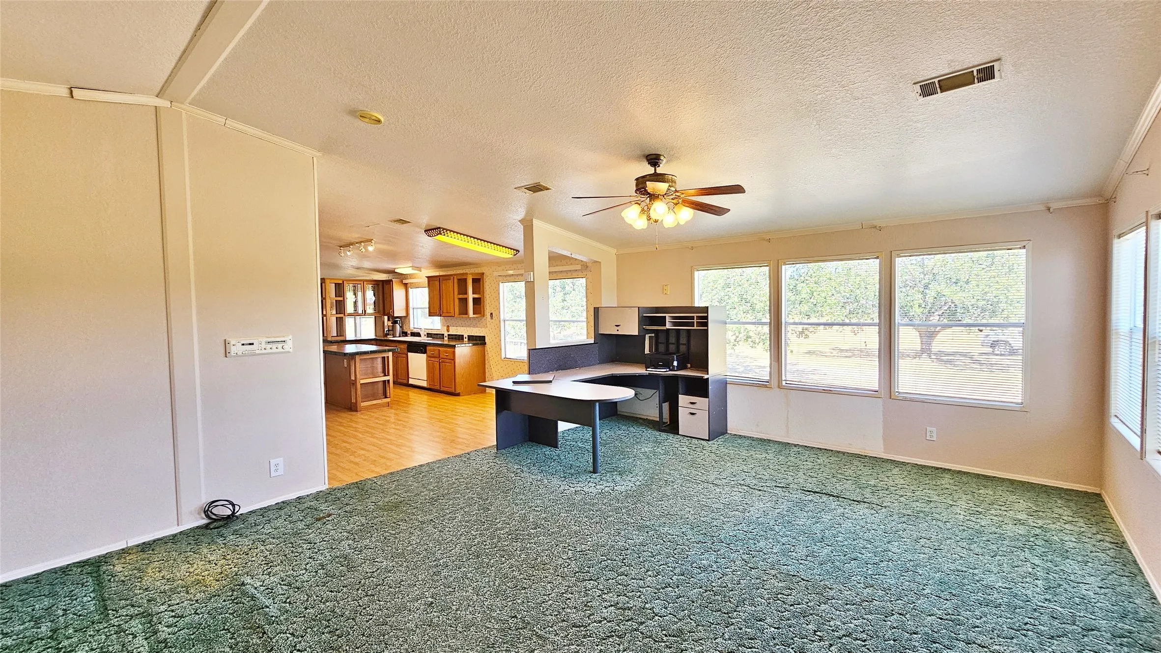 Bonus room with desk