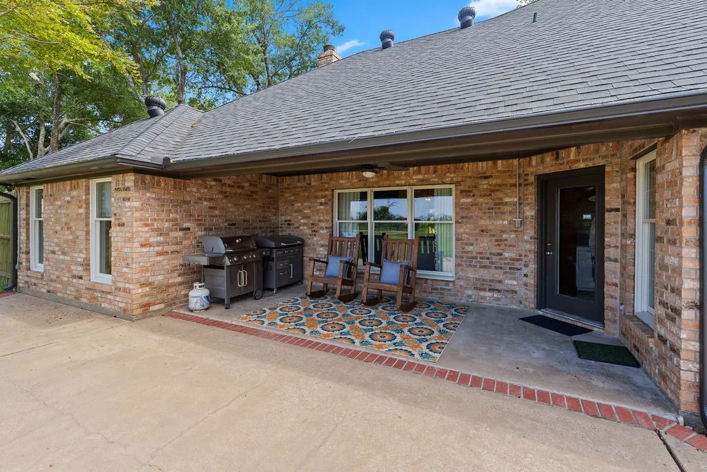 Another view of the back porch.
