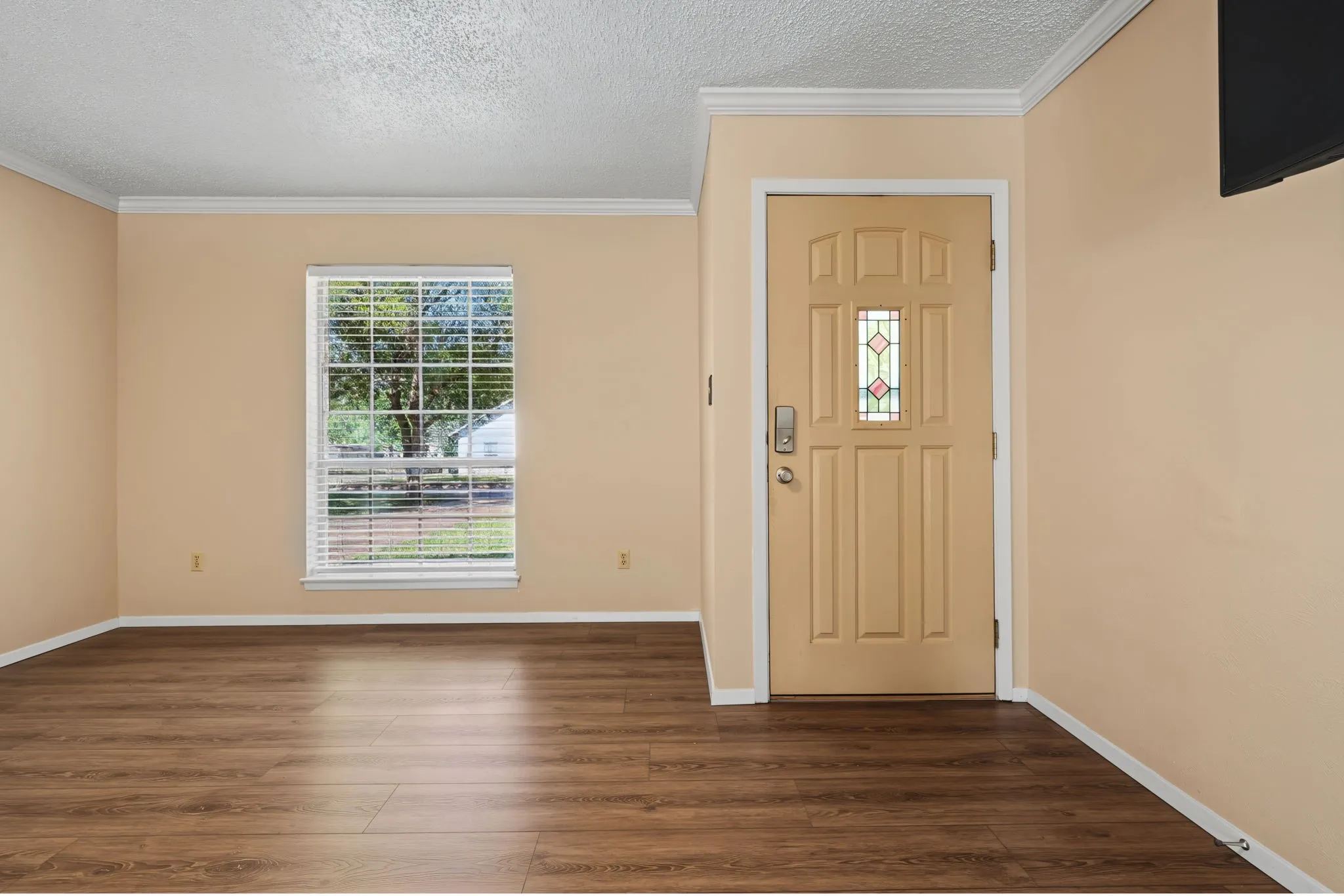 Single Family Residence For Sale in Young County , 1309 East Street, Graham, Texas 76450, 3 Bedroom, 2 Bathroom, 1 Garage spaces, 1,299 Sqft, built in 1985, mls#21343848, Real Estate Agent in Graham, Homes For Sale in Young county, Homes For Sale in Graham, Realtor in Graham Texas, Real Estate Brokerage Independent Realty Texas, Luminita Cordes Realtor