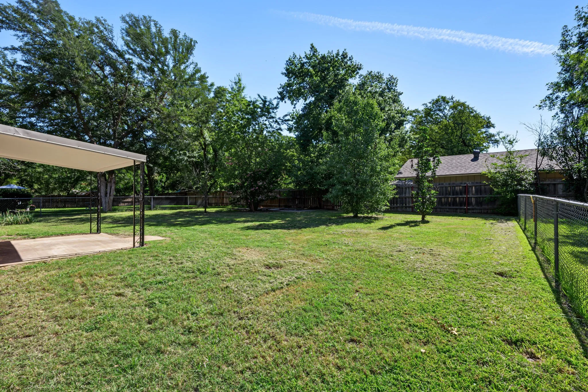 Spacious backyard