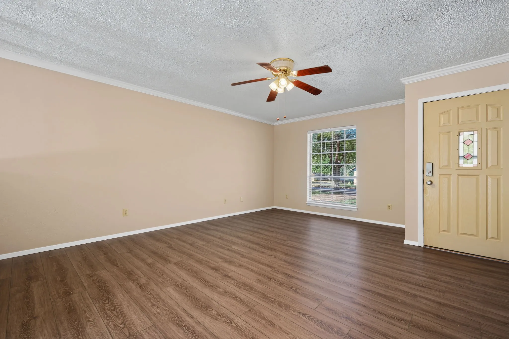 Single Family Residence For Sale in Young County , 1309 East Street, Graham, Texas 76450, 3 Bedroom, 2 Bathroom, 1 Garage spaces, 1,299 Sqft, built in 1985, mls#21343848, Real Estate Agent in Graham, Homes For Sale in Young county, Homes For Sale in Graham, Realtor in Graham Texas, Real Estate Brokerage Independent Realty Texas, Luminita Cordes Realtor
