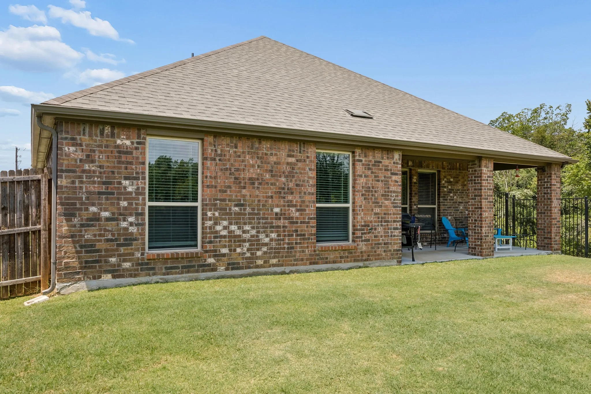 Single Family Residence For Sale in Denton County , 3440 Brady Starr Drive, Aubrey, Texas 76227, 4 Bedroom, 2 Bathroom, 2 Garage spaces, 1,887 Sqft, built in 2022, mls#21343948, Real Estate Agent in Aubrey, Homes For Sale in Denton county, Homes For Sale in Aubrey, Realtor in Aubrey Texas, Real Estate Brokerage Independent Realty Texas, Luminita Cordes Realtor
