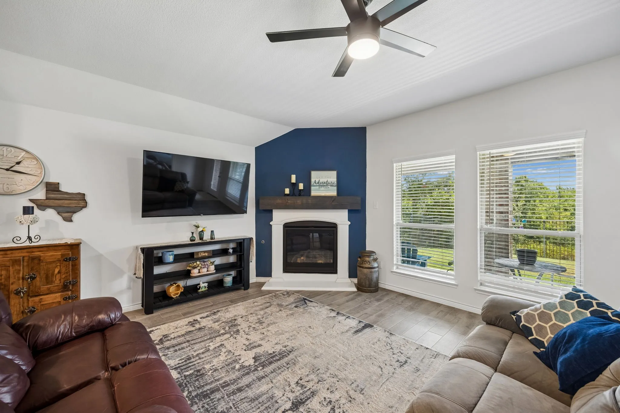Single Family Residence For Sale in Denton County , 3440 Brady Starr Drive, Aubrey, Texas 76227, 4 Bedroom, 2 Bathroom, 2 Garage spaces, 1,887 Sqft, built in 2022, mls#21343948, Real Estate Agent in Aubrey, Homes For Sale in Denton county, Homes For Sale in Aubrey, Realtor in Aubrey Texas, Real Estate Brokerage Independent Realty Texas, Luminita Cordes Realtor