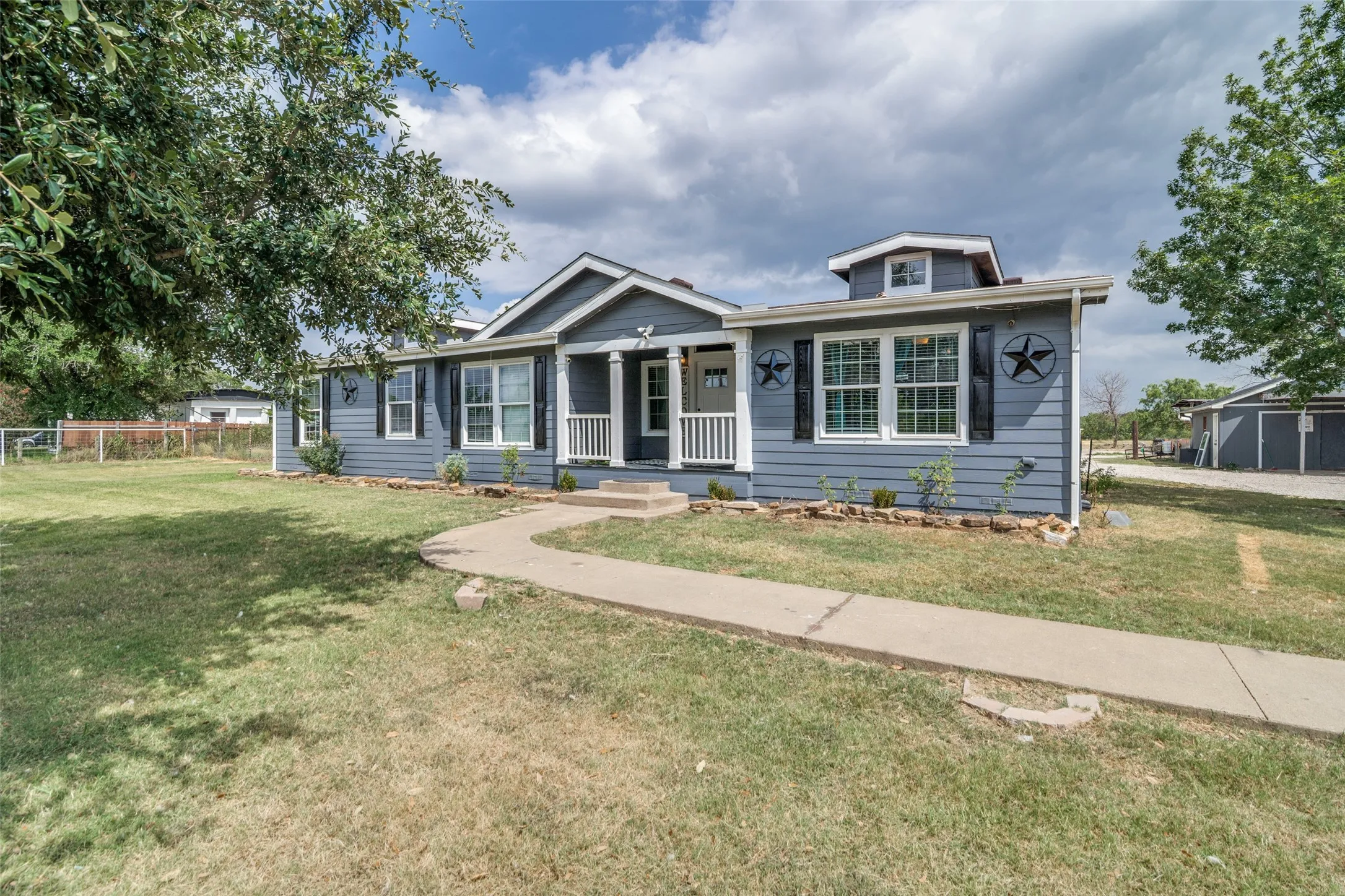 Single Family Residence For Sale in Kaufman County , 6036 Quail Court, Terrell, Texas 75160, 4 Bedroom, 3 Bathroom, Garage spaces, 2,386 Sqft, built in 2007, mls#21342501, Real Estate Agent in Terrell, Homes For Sale in Kaufman county, Homes For Sale in Terrell, Realtor in Terrell Texas, Real Estate Brokerage Independent Realty Texas, Luminita Cordes Realtor