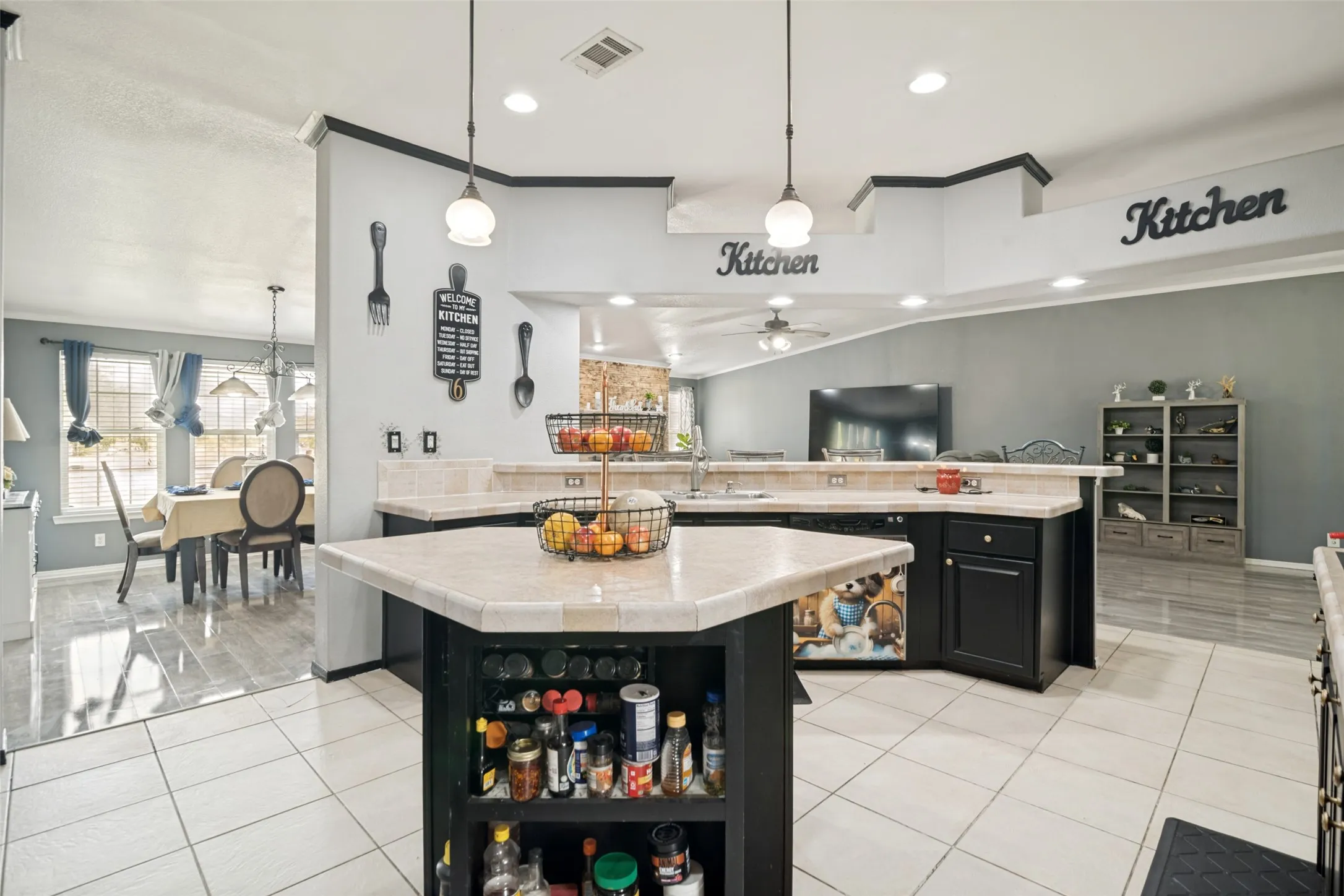 Single Family Residence For Sale in Kaufman County , 6036 Quail Court, Terrell, Texas 75160, 4 Bedroom, 3 Bathroom, Garage spaces, 2,386 Sqft, built in 2007, mls#21342501, Real Estate Agent in Terrell, Homes For Sale in Kaufman county, Homes For Sale in Terrell, Realtor in Terrell Texas, Real Estate Brokerage Independent Realty Texas, Luminita Cordes Realtor