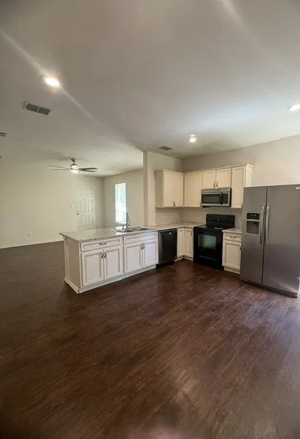 Duplex For Rent in Dallas County , 5417 Prairie Lane, Grand Prairie, Texas 75052, 4 Bedrooms, 3 Bathrooms, 2 Garage spaces, 1,760 Sqft, built in 2005, Price $2,500, mls#21344063, Real Estate Agent in Grand Prairie, Homes For Rent in Dallas county, Homes For Rent in Grand Prairie, Realtor in Grand Prairie Texas, Real Estate Brokerage Independent Realty Texas, Luminita Cordes Realtor