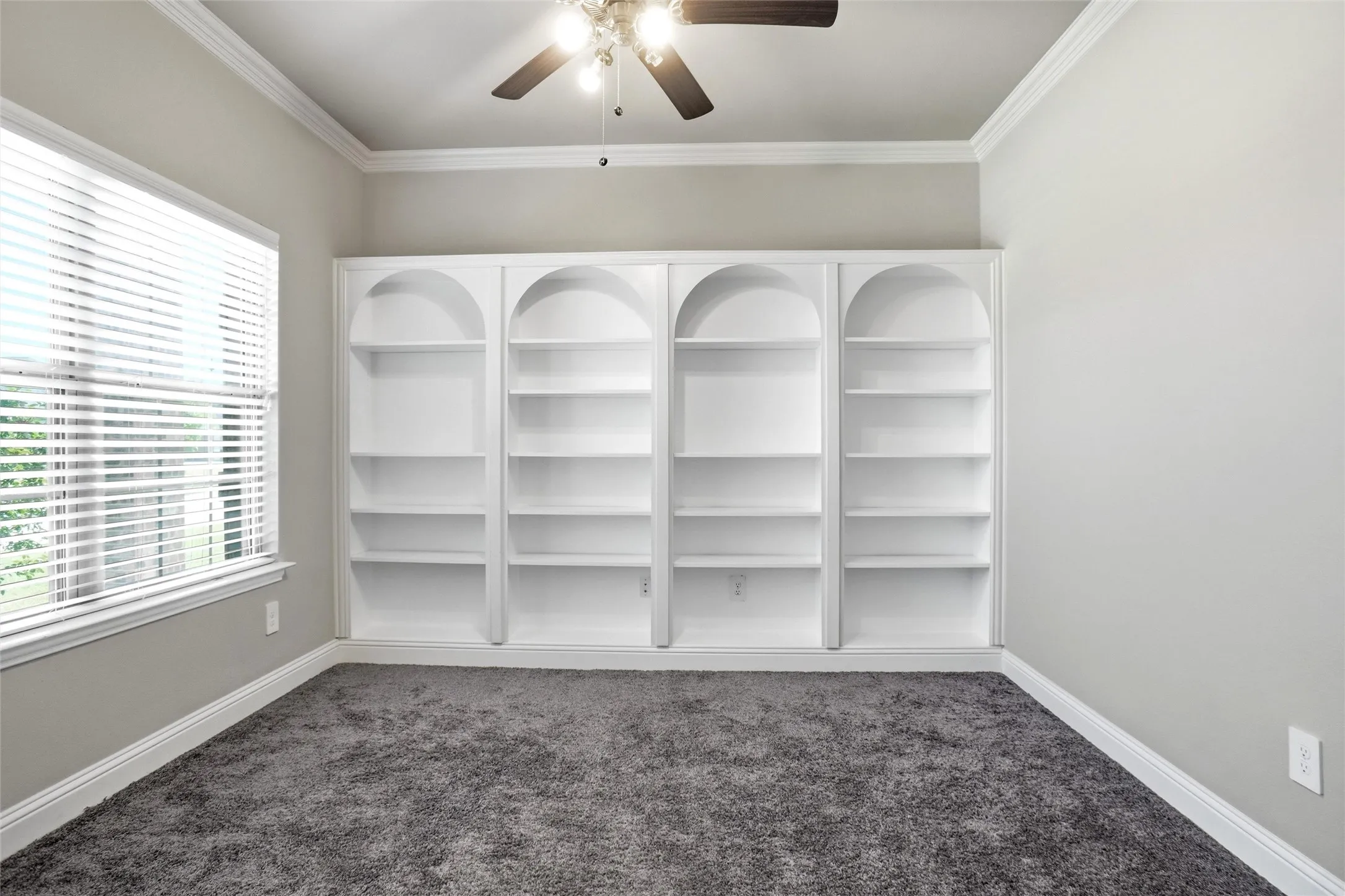 Single Family Residence For Rent in Kaufman County , 686 Navasota Drive, Crandall, Texas 75114, 3 Bedroom, 2 Bathroom, 2 Garage spaces, 1,869 Sqft, built in 2022, mls#21342805, Real Estate Agent in Crandall, Homes For Rent in Kaufman county, Homes For Rent in Crandall, Realtor in Crandall Texas, Real Estate Brokerage Independent Realty Texas, Luminita Cordes Realtor
