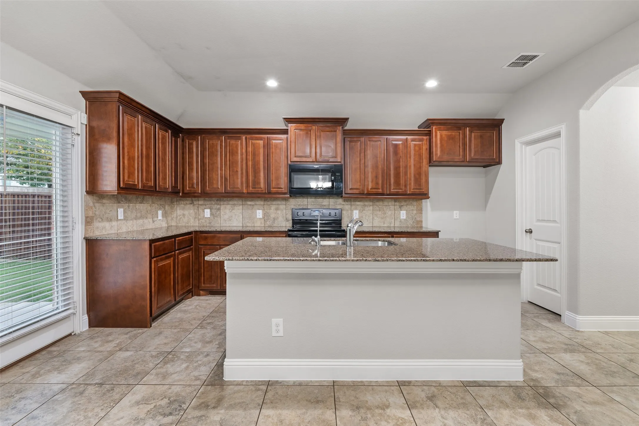 Single Family Residence For Sale in Tarrant County , 3733 Cecelia Lane, Forest Hill, Texas 76140, 3 Bedroom, 2 Bathroom, 2 Garage spaces, 1,951 Sqft, built in 2017, mls#21344072, Real Estate Agent in Forest Hill, Homes For Sale in Tarrant county, Homes For Sale in Forest Hill, Realtor in Forest Hill Texas, Real Estate Brokerage Independent Realty Texas, Luminita Cordes Realtor