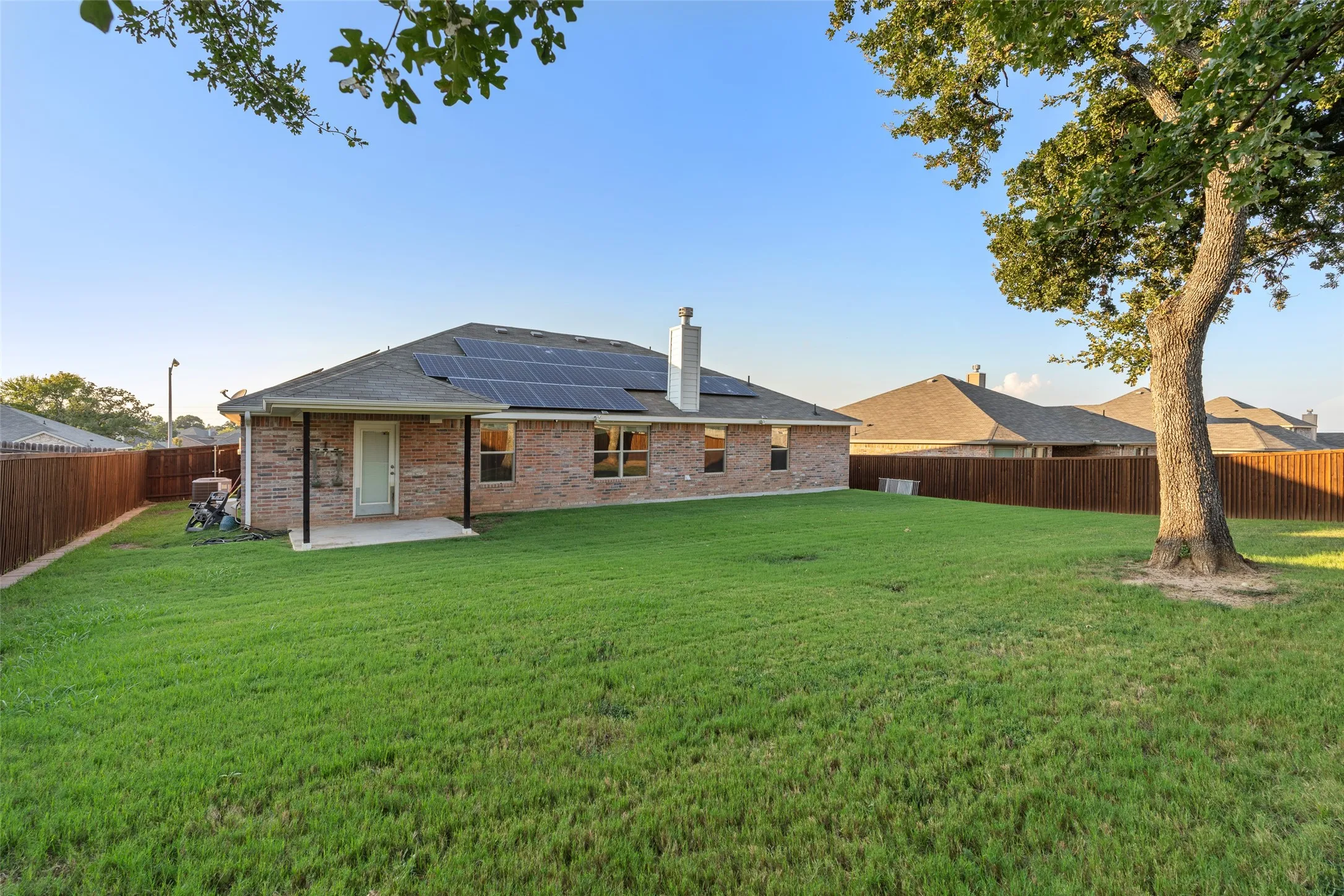 Single Family Residence For Sale in Tarrant County , 3733 Cecelia Lane, Forest Hill, Texas 76140, 3 Bedroom, 2 Bathroom, 2 Garage spaces, 1,951 Sqft, built in 2017, mls#21344072, Real Estate Agent in Forest Hill, Homes For Sale in Tarrant county, Homes For Sale in Forest Hill, Realtor in Forest Hill Texas, Real Estate Brokerage Independent Realty Texas, Luminita Cordes Realtor