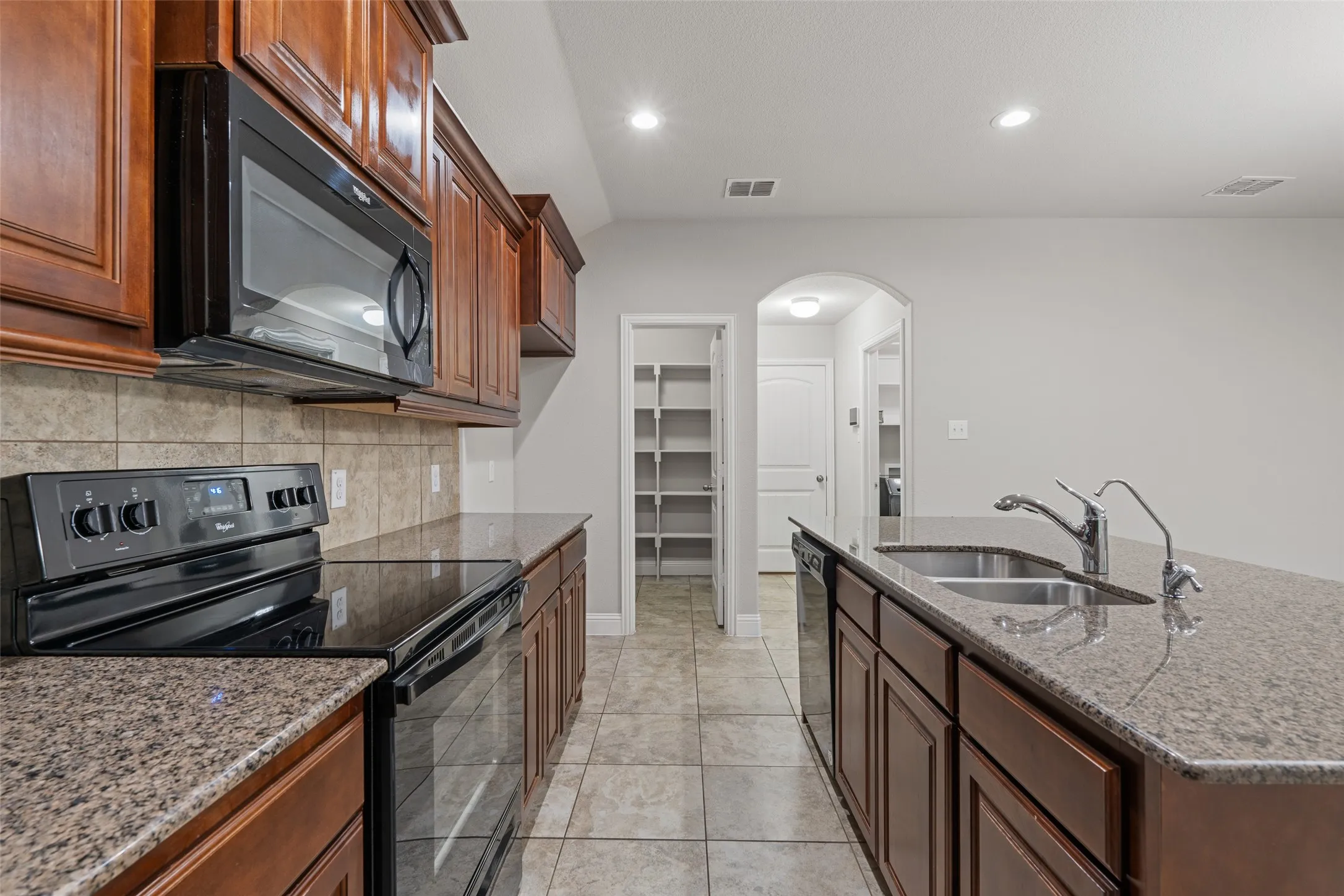 Single Family Residence For Sale in Tarrant County , 3733 Cecelia Lane, Forest Hill, Texas 76140, 3 Bedroom, 2 Bathroom, 2 Garage spaces, 1,951 Sqft, built in 2017, mls#21344072, Real Estate Agent in Forest Hill, Homes For Sale in Tarrant county, Homes For Sale in Forest Hill, Realtor in Forest Hill Texas, Real Estate Brokerage Independent Realty Texas, Luminita Cordes Realtor