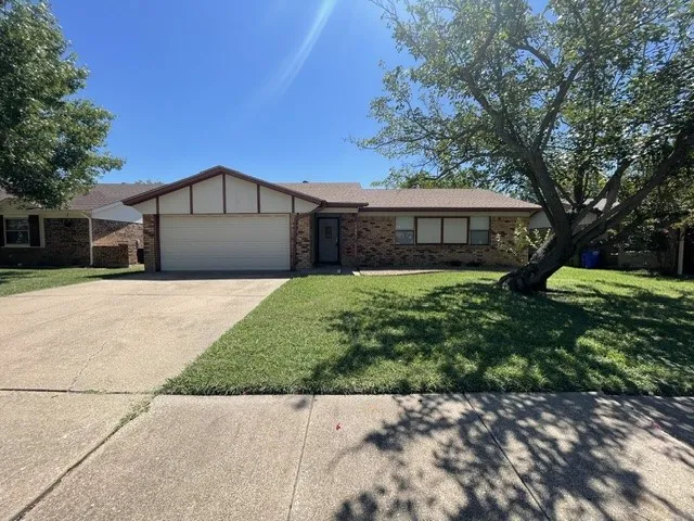 Single Family Residence For Rent in Tarrant County , 7536 Meadowlark Lane N, Watauga, Texas 76148, 3 Bedroom, 2 Bathroom, Garage spaces, 1,290 Sqft, built in 1981, mls#21344019, Real Estate Agent in Watauga, Homes For Rent in Tarrant county, Homes For Rent in Watauga, Realtor in Watauga Texas, Real Estate Brokerage Independent Realty Texas, Luminita Cordes Realtor