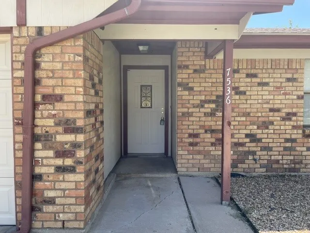 Single Family Residence For Rent in Tarrant County , 7536 Meadowlark Lane N, Watauga, Texas 76148, 3 Bedroom, 2 Bathroom, Garage spaces, 1,290 Sqft, built in 1981, mls#21344019, Real Estate Agent in Watauga, Homes For Rent in Tarrant county, Homes For Rent in Watauga, Realtor in Watauga Texas, Real Estate Brokerage Independent Realty Texas, Luminita Cordes Realtor