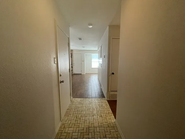 Single Family Residence For Rent in Tarrant County , 7536 Meadowlark Lane N, Watauga, Texas 76148, 3 Bedroom, 2 Bathroom, Garage spaces, 1,290 Sqft, built in 1981, mls#21344019, Real Estate Agent in Watauga, Homes For Rent in Tarrant county, Homes For Rent in Watauga, Realtor in Watauga Texas, Real Estate Brokerage Independent Realty Texas, Luminita Cordes Realtor