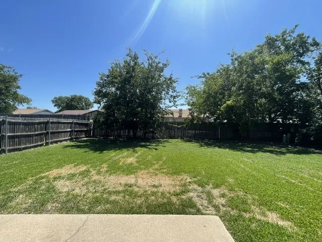 Single Family Residence For Rent in Tarrant County , 7536 Meadowlark Lane N, Watauga, Texas 76148, 3 Bedroom, 2 Bathroom, Garage spaces, 1,290 Sqft, built in 1981, mls#21344019, Real Estate Agent in Watauga, Homes For Rent in Tarrant county, Homes For Rent in Watauga, Realtor in Watauga Texas, Real Estate Brokerage Independent Realty Texas, Luminita Cordes Realtor