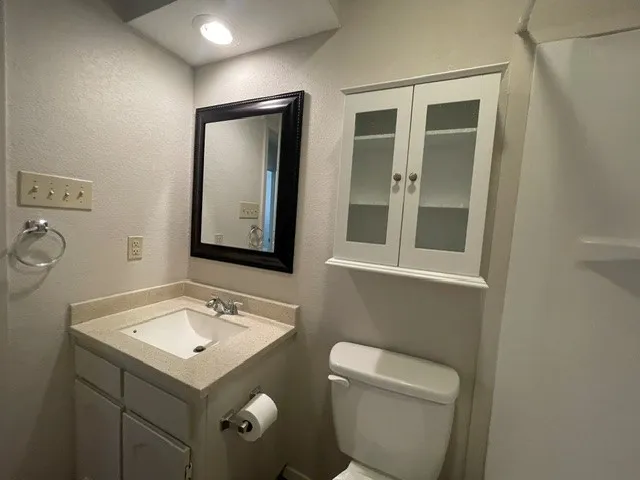 Single Family Residence For Rent in Tarrant County , 7536 Meadowlark Lane N, Watauga, Texas 76148, 3 Bedroom, 2 Bathroom, Garage spaces, 1,290 Sqft, built in 1981, mls#21344019, Real Estate Agent in Watauga, Homes For Rent in Tarrant county, Homes For Rent in Watauga, Realtor in Watauga Texas, Real Estate Brokerage Independent Realty Texas, Luminita Cordes Realtor