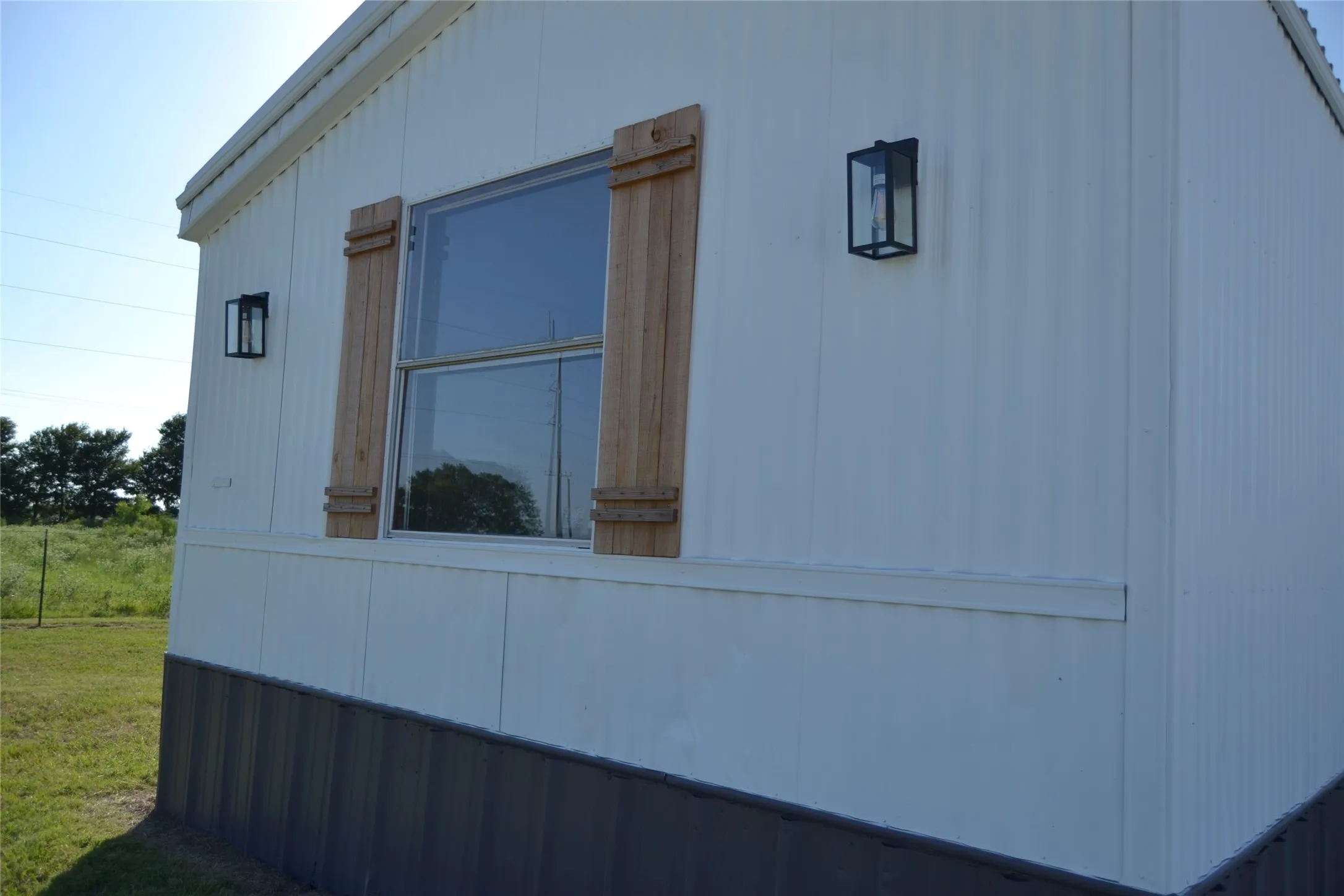 Single Family Residence For Sale in Navarro County , 5893 SE County Road 2050, Corsicana, Texas 75109, 3 Bedroom, 2 Bathroom, Garage spaces, 1,100 Sqft, built in 2001, mls#21343104, Real Estate Agent in Corsicana, Homes For Sale in Navarro county, Homes For Sale in Corsicana, Realtor in Corsicana Texas, Real Estate Brokerage Independent Realty Texas, Luminita Cordes Realtor