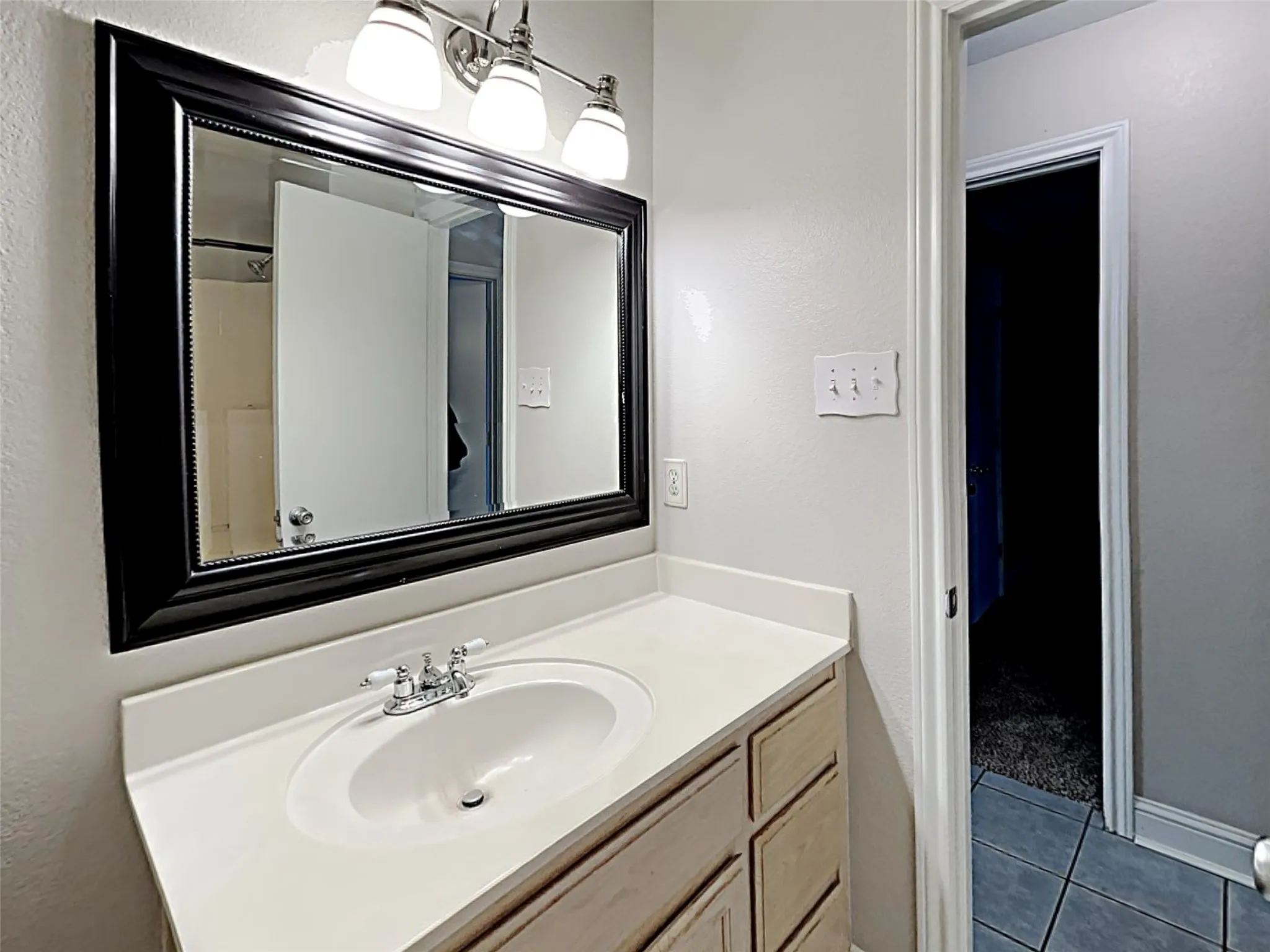 Single Family Residence For Rent in Johnson County , 551 Rand Drive, Burleson, Texas 76028, 3 Bedroom, 2 Bathroom, Garage spaces, 1,526 Sqft, built in 1996, mls#21344087, Real Estate Agent in Burleson, Homes For Rent in Johnson county, Homes For Rent in Burleson, Realtor in Burleson Texas, Real Estate Brokerage Independent Realty Texas, Luminita Cordes Realtor