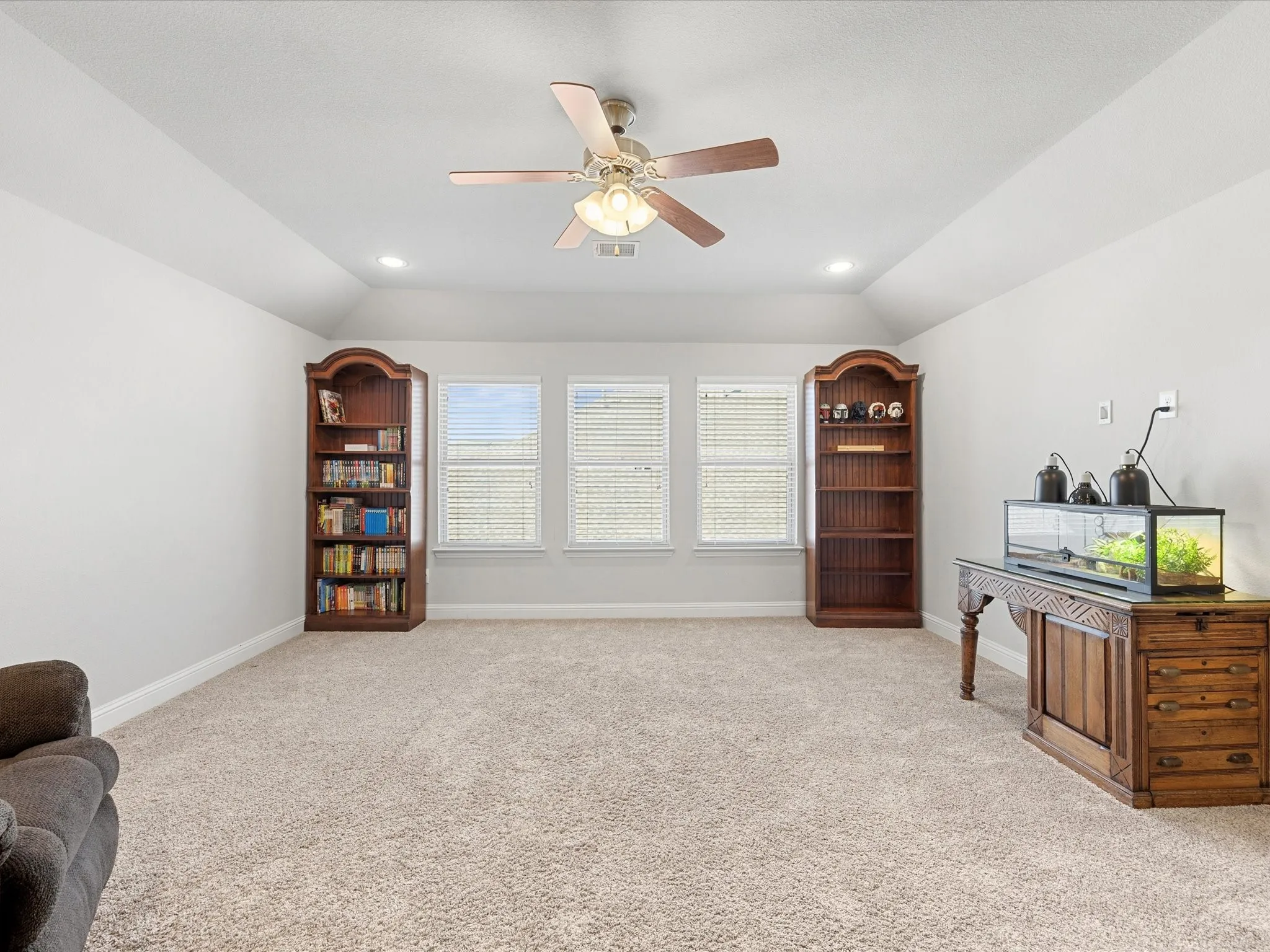 Single Family Residence For Sale in Denton County , 6520 Elderberry Way, Flower Mound, Texas 76226, 5 Bedroom, 5 Bathroom, 3 Garage spaces, 4,255 Sqft, built in 2017, mls#21320721, Real Estate Agent in Flower Mound, Homes For Sale in Denton county, Homes For Sale in Flower Mound, Realtor in Flower Mound Texas, Real Estate Brokerage Independent Realty Texas, Luminita Cordes Realtor