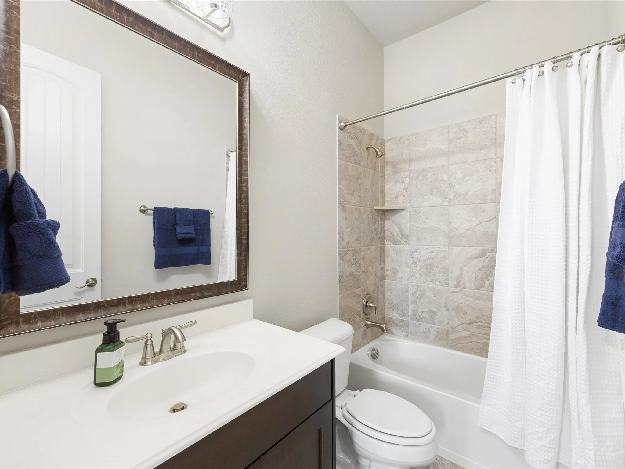 Single Family Residence For Sale in Denton County , 6520 Elderberry Way, Flower Mound, Texas 76226, 5 Bedroom, 5 Bathroom, 3 Garage spaces, 4,255 Sqft, built in 2017, mls#21320721, Real Estate Agent in Flower Mound, Homes For Sale in Denton county, Homes For Sale in Flower Mound, Realtor in Flower Mound Texas, Real Estate Brokerage Independent Realty Texas, Luminita Cordes Realtor