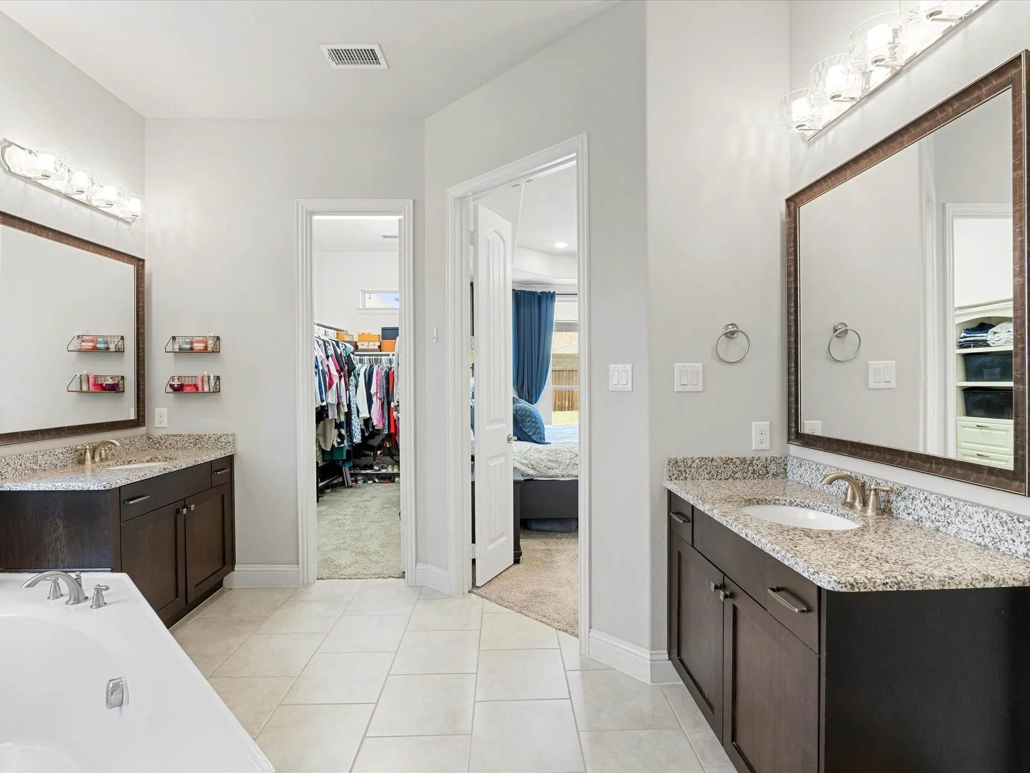 Single Family Residence For Sale in Denton County , 6520 Elderberry Way, Flower Mound, Texas 76226, 5 Bedroom, 5 Bathroom, 3 Garage spaces, 4,255 Sqft, built in 2017, mls#21320721, Real Estate Agent in Flower Mound, Homes For Sale in Denton county, Homes For Sale in Flower Mound, Realtor in Flower Mound Texas, Real Estate Brokerage Independent Realty Texas, Luminita Cordes Realtor