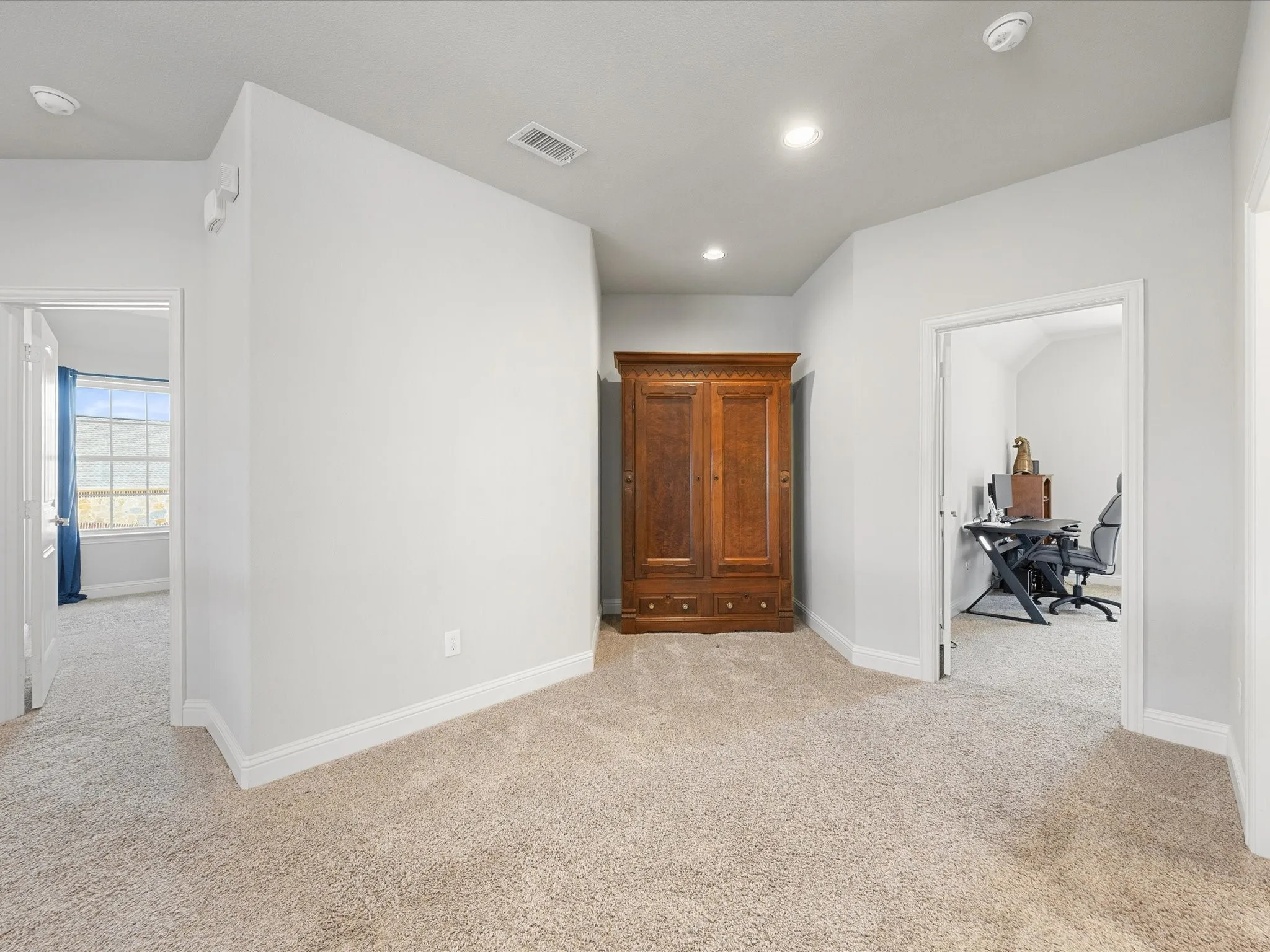 Single Family Residence For Sale in Denton County , 6520 Elderberry Way, Flower Mound, Texas 76226, 5 Bedroom, 5 Bathroom, 3 Garage spaces, 4,255 Sqft, built in 2017, mls#21320721, Real Estate Agent in Flower Mound, Homes For Sale in Denton county, Homes For Sale in Flower Mound, Realtor in Flower Mound Texas, Real Estate Brokerage Independent Realty Texas, Luminita Cordes Realtor