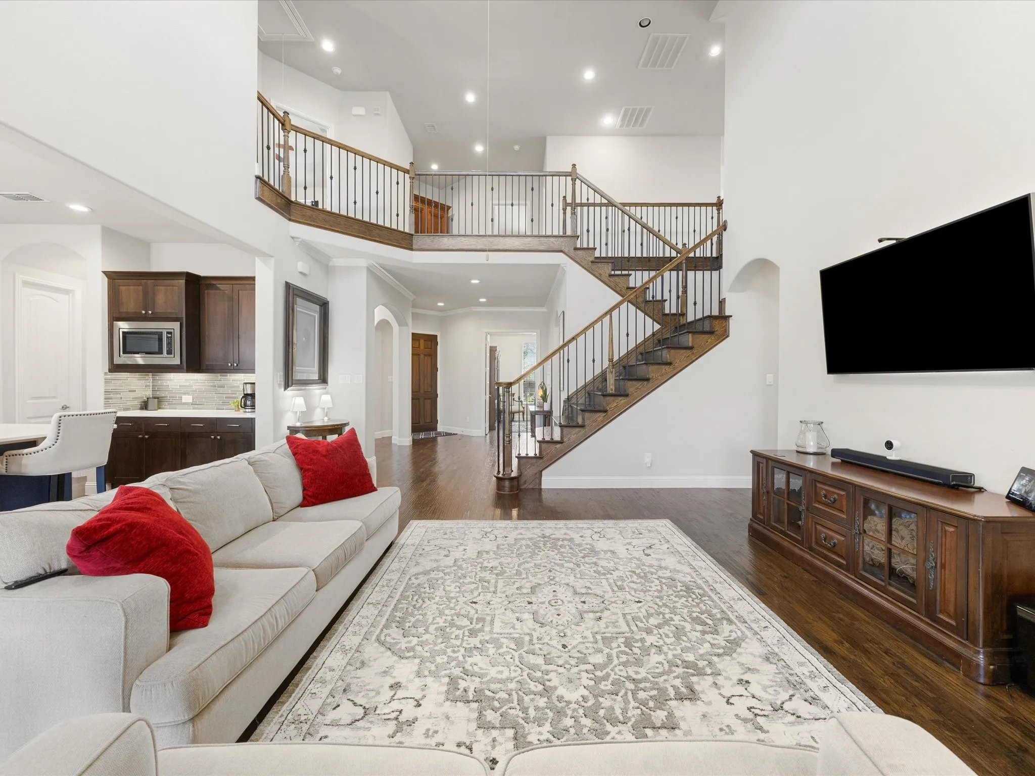 Single Family Residence For Sale in Denton County , 6520 Elderberry Way, Flower Mound, Texas 76226, 5 Bedroom, 5 Bathroom, 3 Garage spaces, 4,255 Sqft, built in 2017, mls#21320721, Real Estate Agent in Flower Mound, Homes For Sale in Denton county, Homes For Sale in Flower Mound, Realtor in Flower Mound Texas, Real Estate Brokerage Independent Realty Texas, Luminita Cordes Realtor
