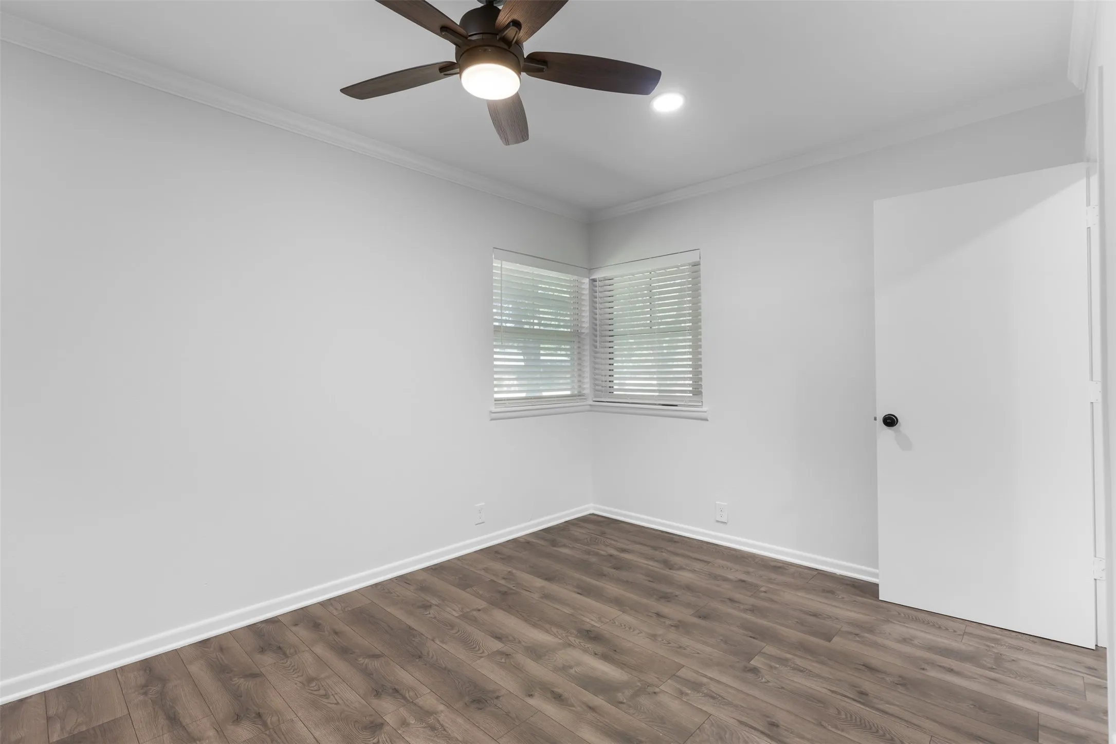 Single Family Residence For Sale in Grayson County , 633 N Mckown Avenue, Sherman, Texas 75092, 4 Bedroom, 3 Bathroom, 2 Garage spaces, 2,298 Sqft, built in 1955, mls#21339893, Real Estate Agent in Sherman, Homes For Sale in Grayson county, Homes For Sale in Sherman, Realtor in Sherman Texas, Real Estate Brokerage Independent Realty Texas, Luminita Cordes Realtor