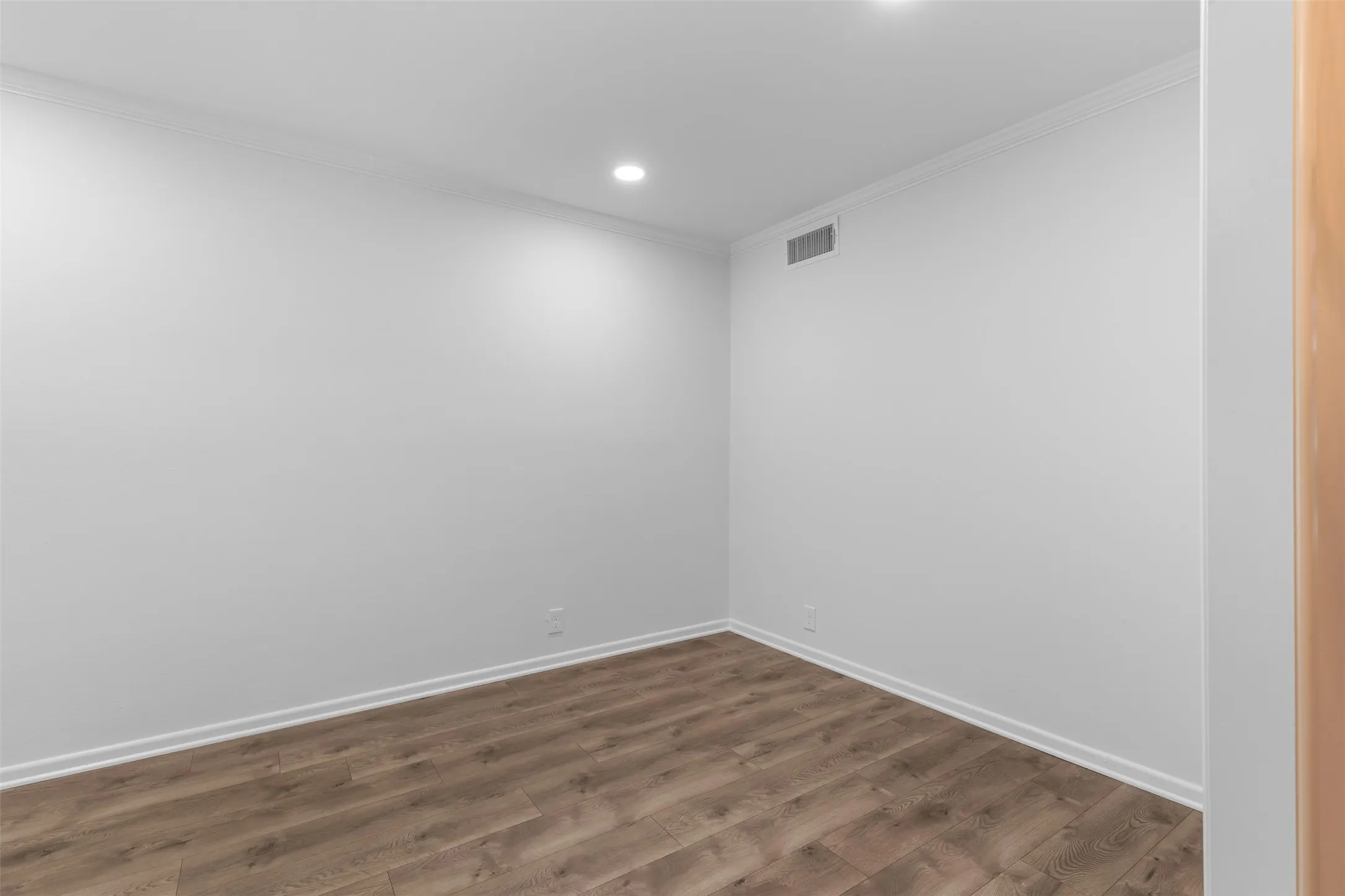 Single Family Residence For Sale in Grayson County , 633 N Mckown Avenue, Sherman, Texas 75092, 4 Bedroom, 3 Bathroom, 2 Garage spaces, 2,298 Sqft, built in 1955, mls#21339893, Real Estate Agent in Sherman, Homes For Sale in Grayson county, Homes For Sale in Sherman, Realtor in Sherman Texas, Real Estate Brokerage Independent Realty Texas, Luminita Cordes Realtor