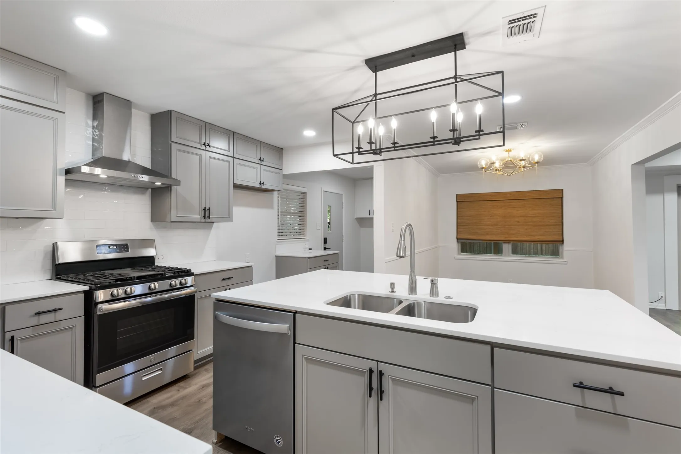 Single Family Residence For Sale in Grayson County , 633 N Mckown Avenue, Sherman, Texas 75092, 4 Bedroom, 3 Bathroom, 2 Garage spaces, 2,298 Sqft, built in 1955, mls#21339893, Real Estate Agent in Sherman, Homes For Sale in Grayson county, Homes For Sale in Sherman, Realtor in Sherman Texas, Real Estate Brokerage Independent Realty Texas, Luminita Cordes Realtor