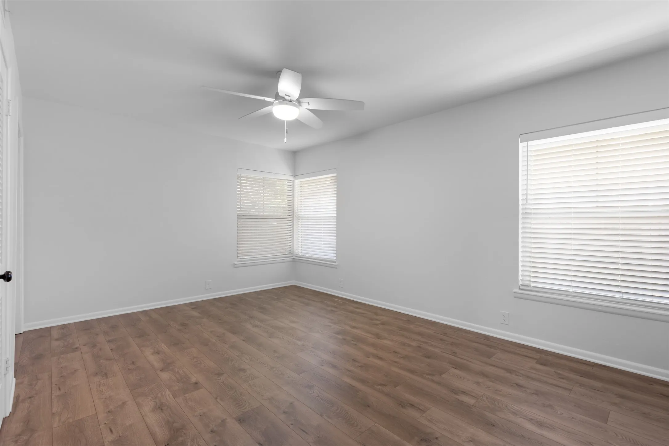 Single Family Residence For Sale in Grayson County , 633 N Mckown Avenue, Sherman, Texas 75092, 4 Bedroom, 3 Bathroom, 2 Garage spaces, 2,298 Sqft, built in 1955, mls#21339893, Real Estate Agent in Sherman, Homes For Sale in Grayson county, Homes For Sale in Sherman, Realtor in Sherman Texas, Real Estate Brokerage Independent Realty Texas, Luminita Cordes Realtor