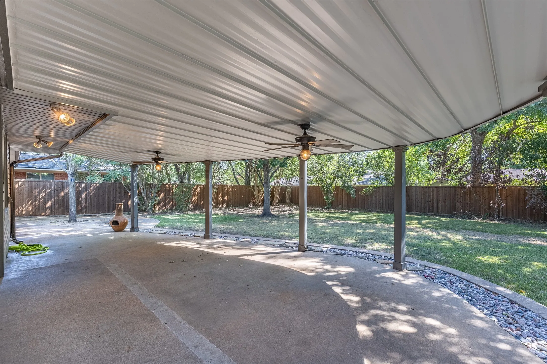 Single Family Residence For Sale in Grayson County , 633 N Mckown Avenue, Sherman, Texas 75092, 4 Bedroom, 3 Bathroom, 2 Garage spaces, 2,298 Sqft, built in 1955, mls#21339893, Real Estate Agent in Sherman, Homes For Sale in Grayson county, Homes For Sale in Sherman, Realtor in Sherman Texas, Real Estate Brokerage Independent Realty Texas, Luminita Cordes Realtor