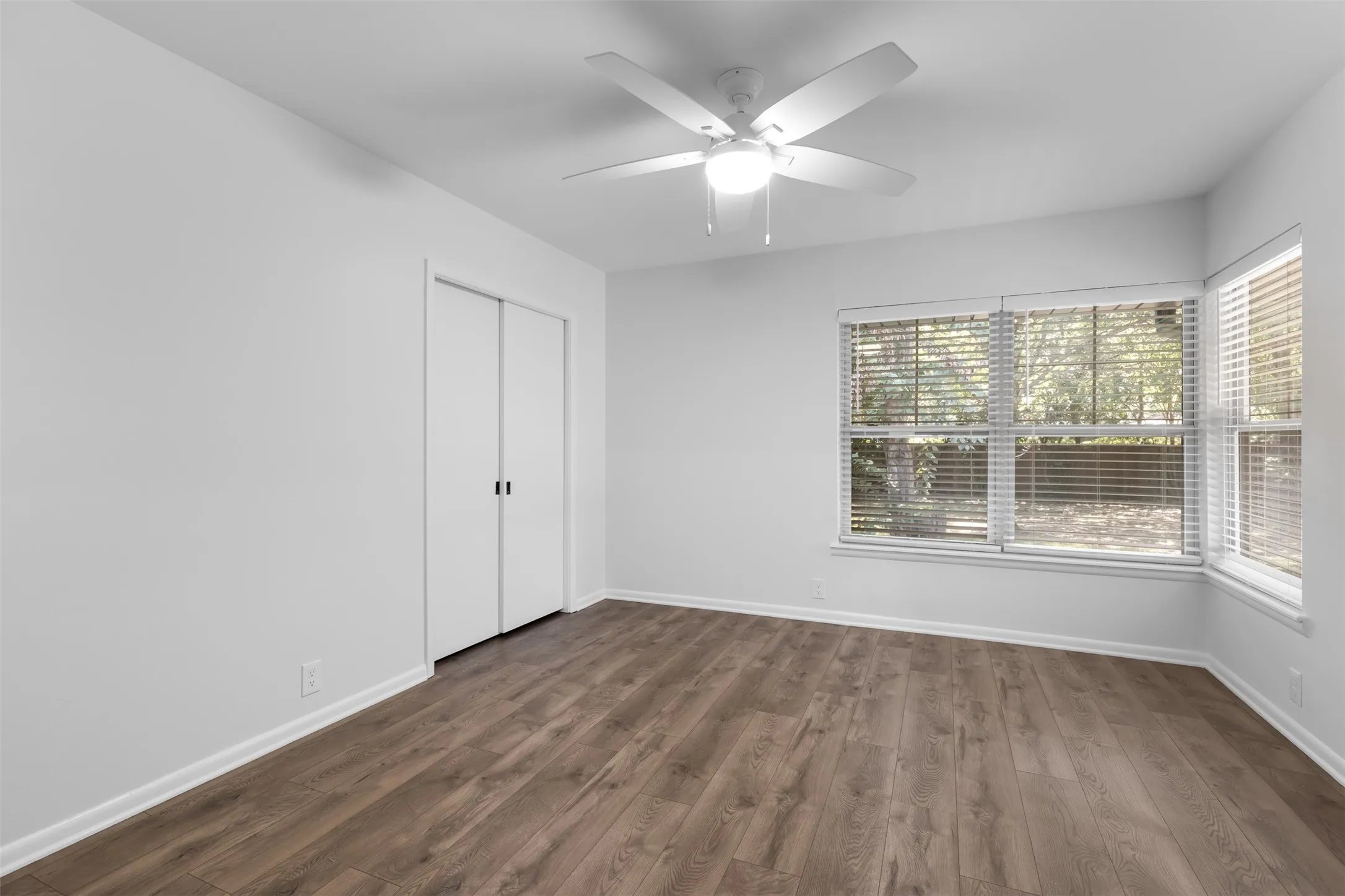 Single Family Residence For Sale in Grayson County , 633 N Mckown Avenue, Sherman, Texas 75092, 4 Bedroom, 3 Bathroom, 2 Garage spaces, 2,298 Sqft, built in 1955, mls#21339893, Real Estate Agent in Sherman, Homes For Sale in Grayson county, Homes For Sale in Sherman, Realtor in Sherman Texas, Real Estate Brokerage Independent Realty Texas, Luminita Cordes Realtor