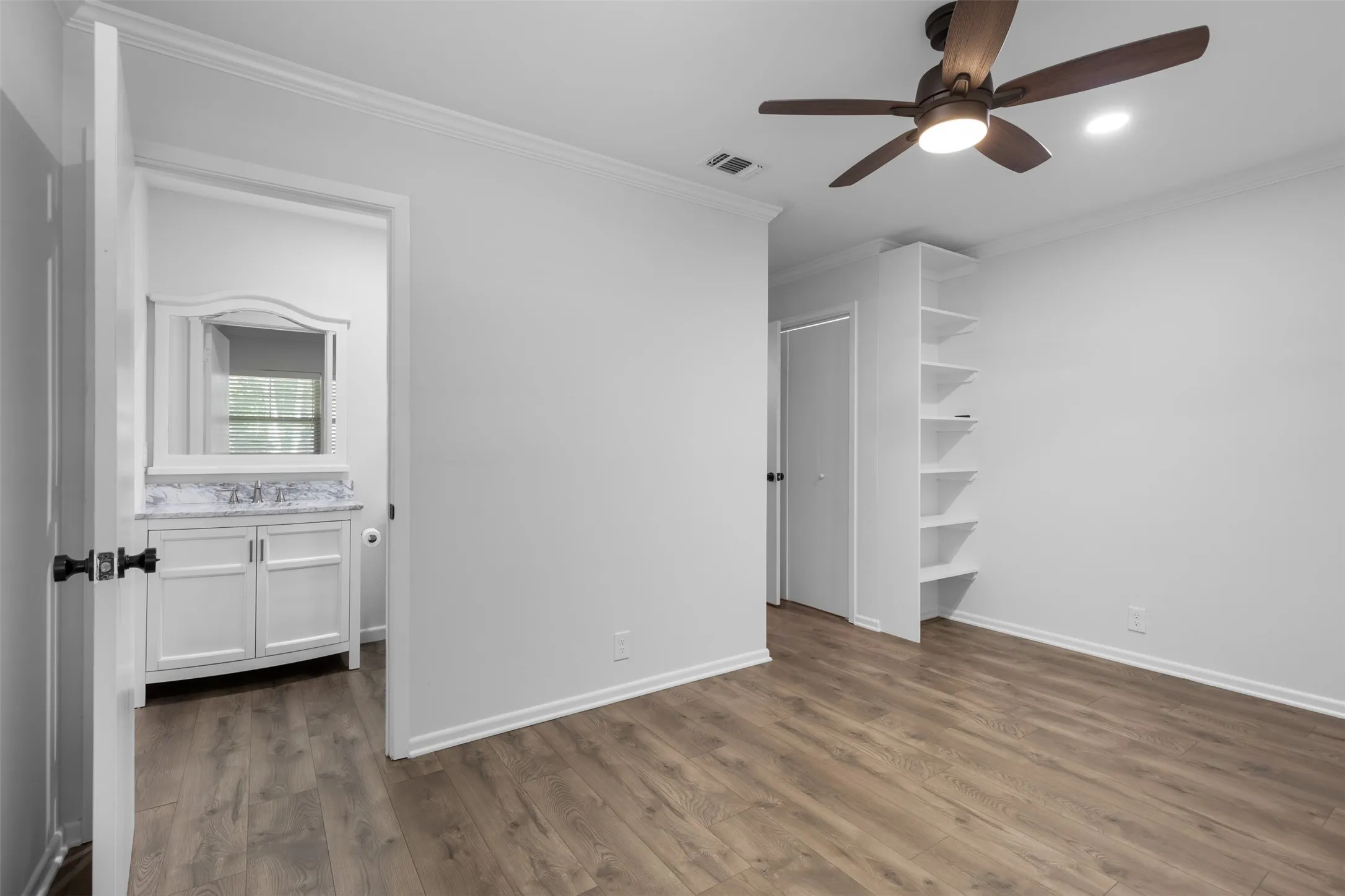 Single Family Residence For Sale in Grayson County , 633 N Mckown Avenue, Sherman, Texas 75092, 4 Bedroom, 3 Bathroom, 2 Garage spaces, 2,298 Sqft, built in 1955, mls#21339893, Real Estate Agent in Sherman, Homes For Sale in Grayson county, Homes For Sale in Sherman, Realtor in Sherman Texas, Real Estate Brokerage Independent Realty Texas, Luminita Cordes Realtor