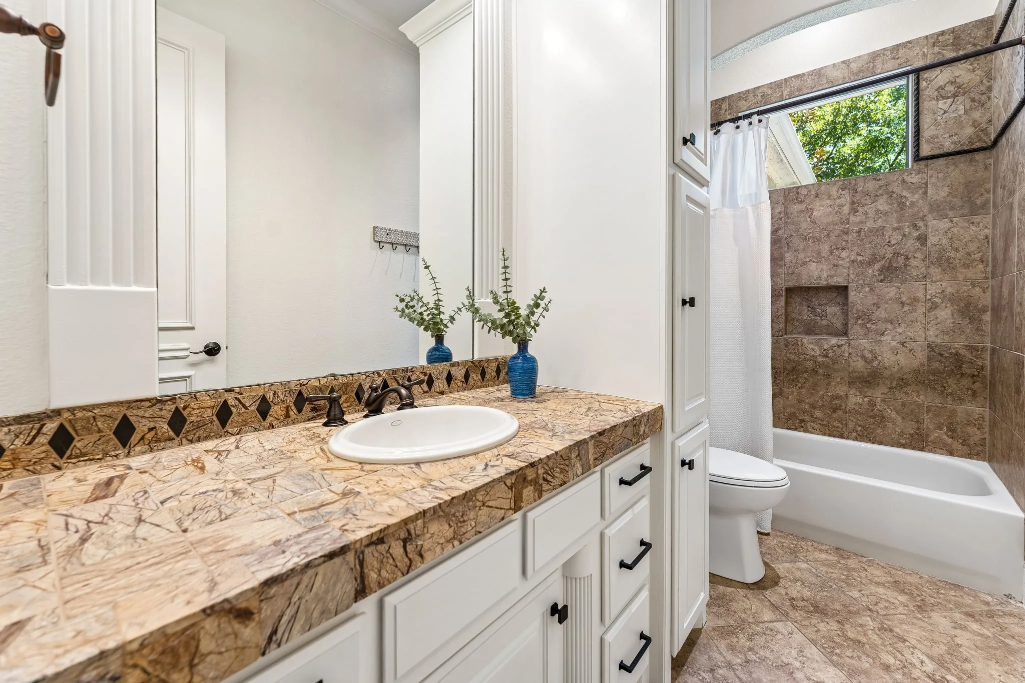 Single Family Residence For Sale in Tarrant County , 2409 Spyglass Court, Keller, Texas 76248, 5 Bedroom, 7 Bathroom, 4 Garage spaces, 5,593 Sqft, built in 2008, mls#21339558, Real Estate Agent in Keller, Homes For Sale in Tarrant county, Homes For Sale in Keller, Realtor in Keller Texas, Real Estate Brokerage Independent Realty Texas, Luminita Cordes Realtor