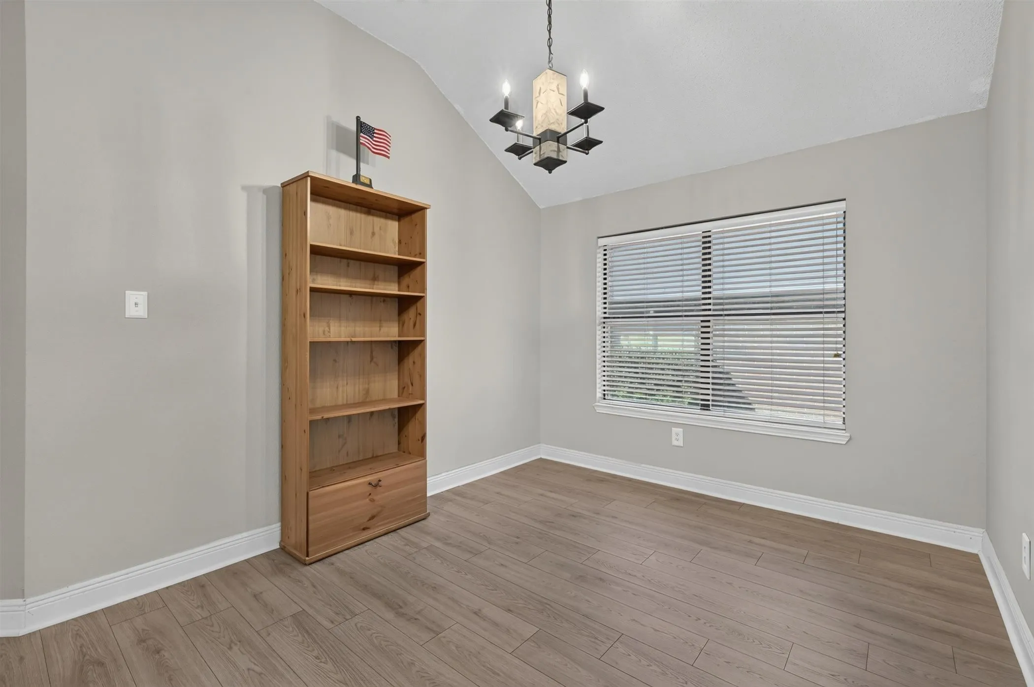 Single Family Residence For Sale in Denton County , 2103 Meadowview Drive, Corinth, Texas 76210, 3 Bedroom, 2 Bathroom, 2 Garage spaces, 1,642 Sqft, built in 1993, mls#21330447, Real Estate Agent in Corinth, Homes For Sale in Denton county, Homes For Sale in Corinth, Realtor in Corinth Texas, Real Estate Brokerage Independent Realty Texas, Luminita Cordes Realtor