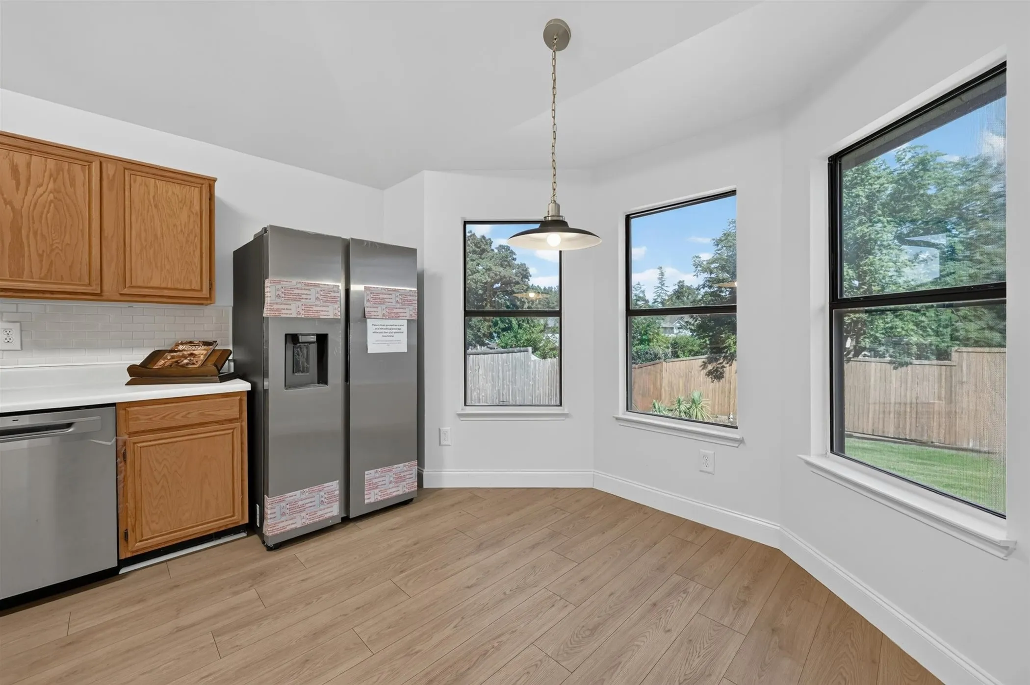 Single Family Residence For Sale in Denton County , 2103 Meadowview Drive, Corinth, Texas 76210, 3 Bedroom, 2 Bathroom, 2 Garage spaces, 1,642 Sqft, built in 1993, mls#21330447, Real Estate Agent in Corinth, Homes For Sale in Denton county, Homes For Sale in Corinth, Realtor in Corinth Texas, Real Estate Brokerage Independent Realty Texas, Luminita Cordes Realtor