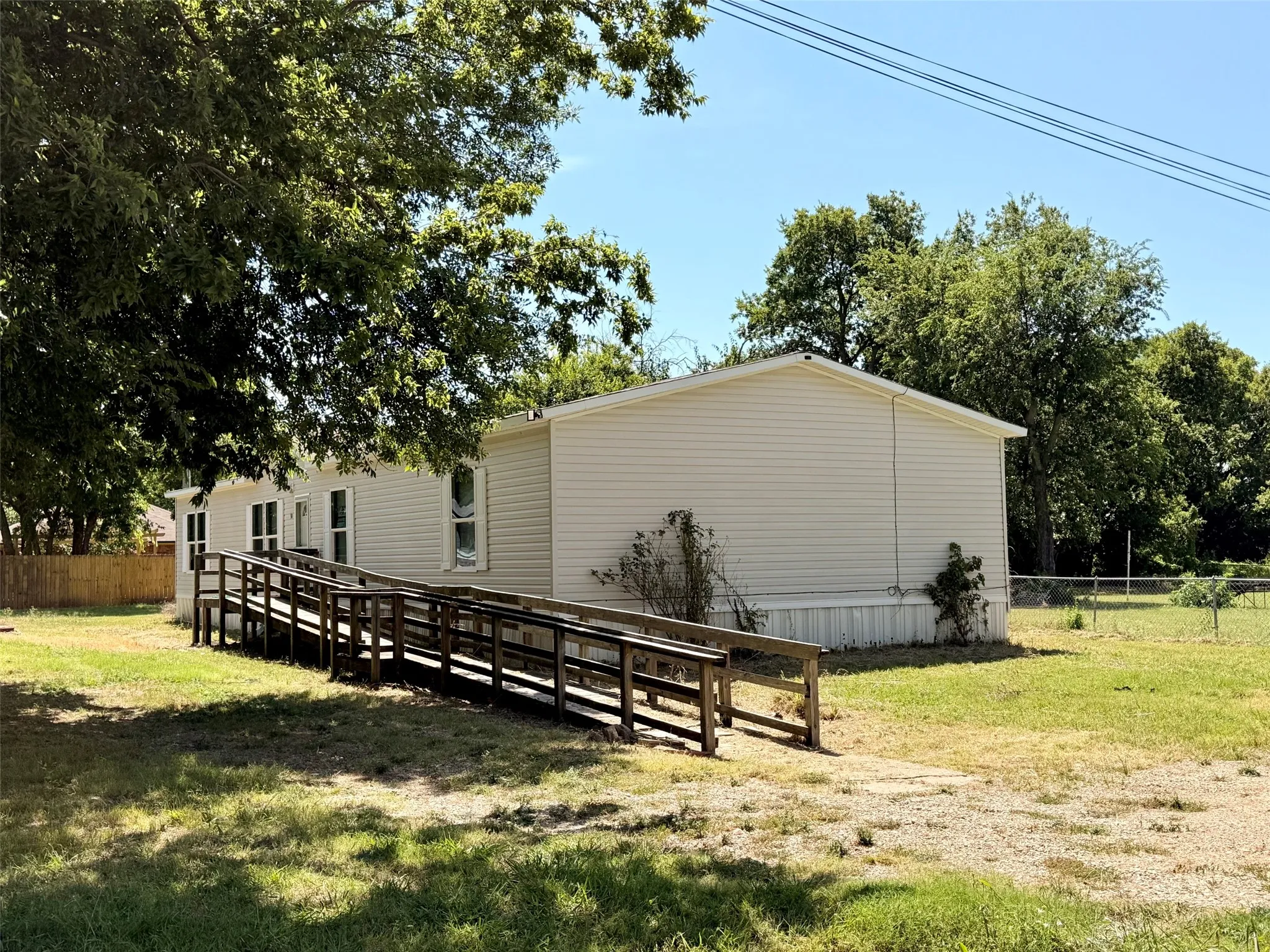 Mobile Home For Sale in Fannin County , 90 2nd Street, Honey Grove, Texas 75446, 4 Bedroom, 2 Bathroom, Garage spaces, 1,872 Sqft, built in 2015, mls#21344078, Real Estate Agent in Honey Grove, Homes For Sale in Fannin county, Homes For Sale in Honey Grove, Realtor in Honey Grove Texas, Real Estate Brokerage Independent Realty Texas, Luminita Cordes Realtor