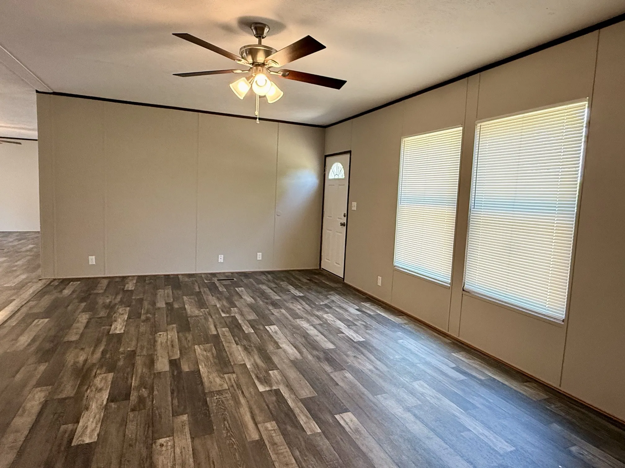 Mobile Home For Sale in Fannin County , 90 2nd Street, Honey Grove, Texas 75446, 4 Bedroom, 2 Bathroom, Garage spaces, 1,872 Sqft, built in 2015, mls#21344078, Real Estate Agent in Honey Grove, Homes For Sale in Fannin county, Homes For Sale in Honey Grove, Realtor in Honey Grove Texas, Real Estate Brokerage Independent Realty Texas, Luminita Cordes Realtor