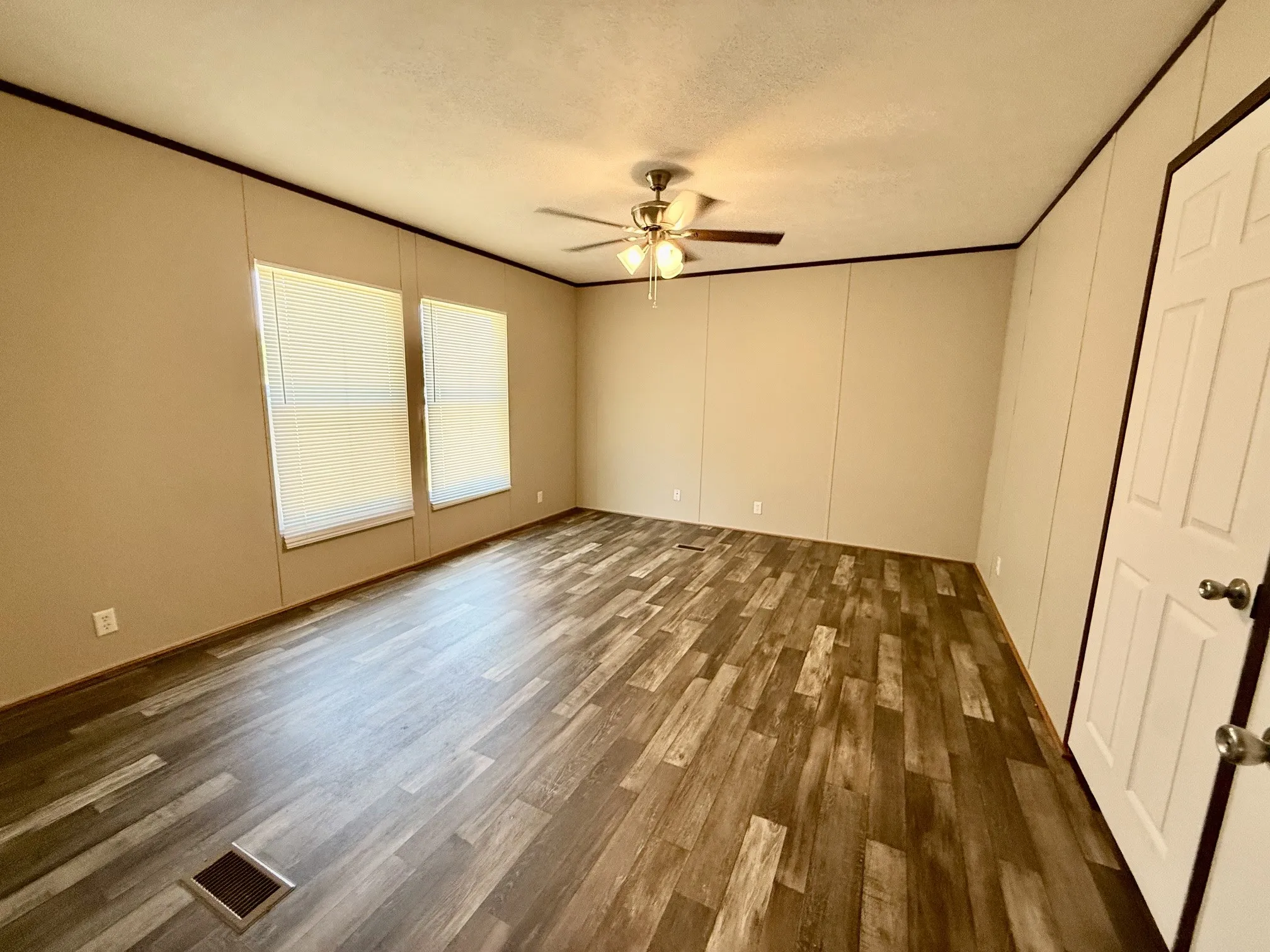 Mobile Home For Sale in Fannin County , 90 2nd Street, Honey Grove, Texas 75446, 4 Bedroom, 2 Bathroom, Garage spaces, 1,872 Sqft, built in 2015, mls#21344078, Real Estate Agent in Honey Grove, Homes For Sale in Fannin county, Homes For Sale in Honey Grove, Realtor in Honey Grove Texas, Real Estate Brokerage Independent Realty Texas, Luminita Cordes Realtor
